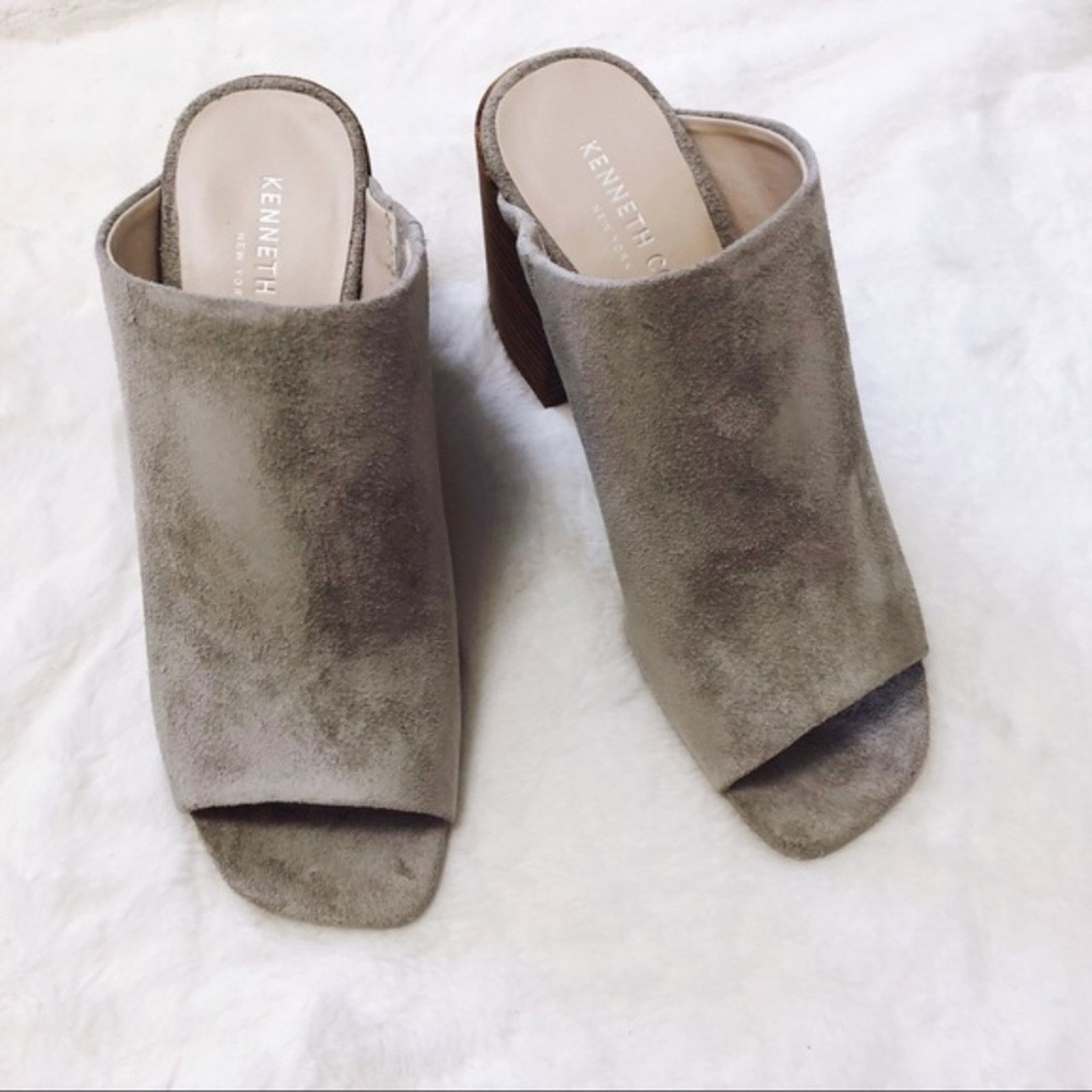 Kenneth Cole Kenneth Cole Karolina Light Gray Block Heel Mules Size US 7 / IT 37 - 3 Thumbnail