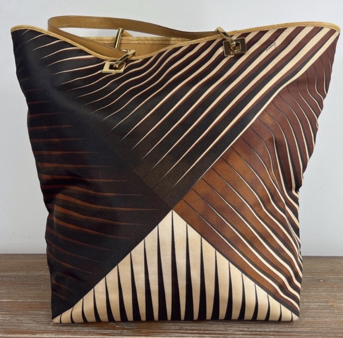 Gucci GUCCI Limited Edition Geometric Vintage Bag Size ONE SIZE - 1 Thumbnail