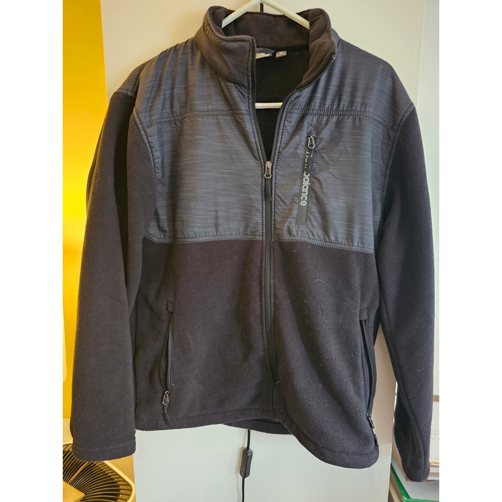 New Balance New Balance Black Men's M Zip-Up Sweatshirt/Jacket - 130893 Size US M / EU 48-50 / 2 - 1 Thumbnail