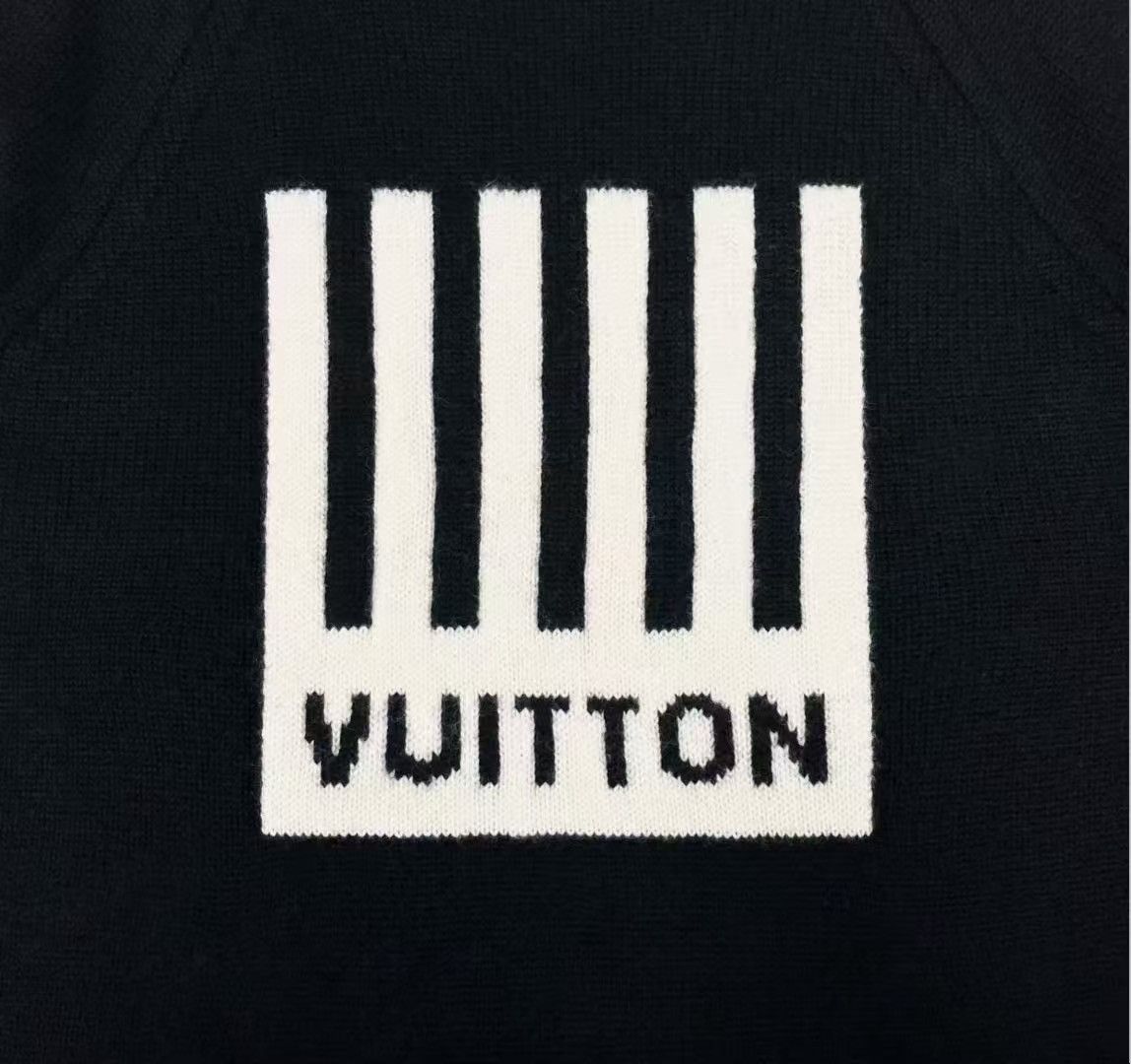 Louis Vuitton Louis Vuitton Black Piano Keys Crewneck Sweater Size US S / EU 44-46 / 1 - 3 Thumbnail