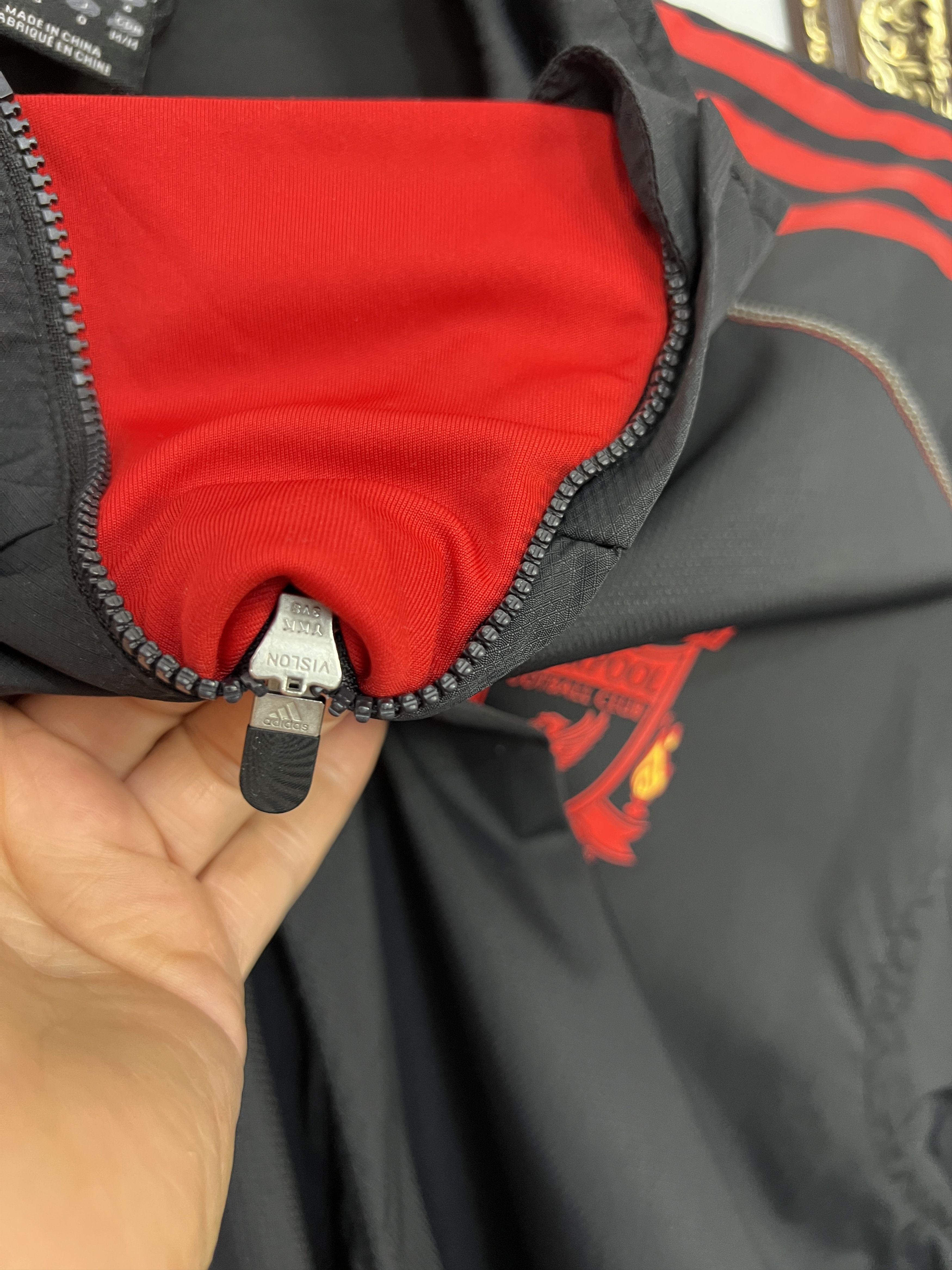 Adidas Vintage Adidas Liverpool Football Train Black Jacket Soccer Size US M / EU 48-50 / 2 - 4 Thumbnail