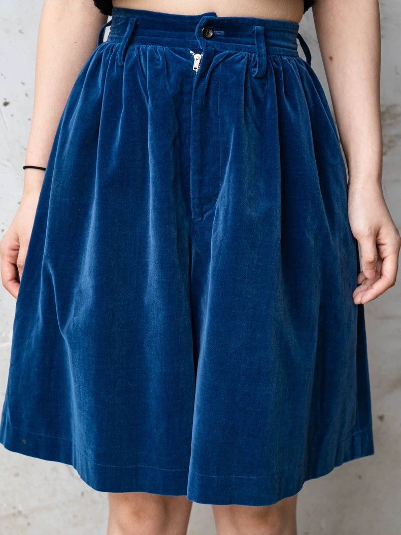Comme des Garcons Comme Des Garcons size M Blue velvet wide-leg shorts Size 22" - 5 Thumbnail