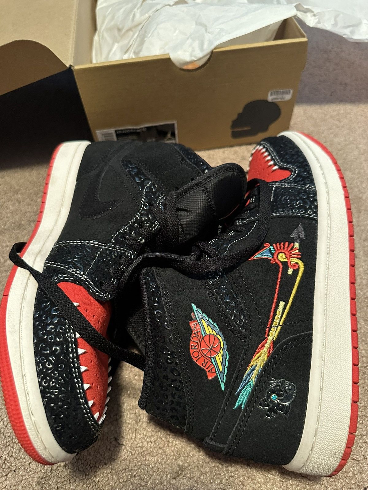 Nike Jordan 1 Mid SE “Siempre Familia” Size US 8 / EU 41 - 9 Thumbnail