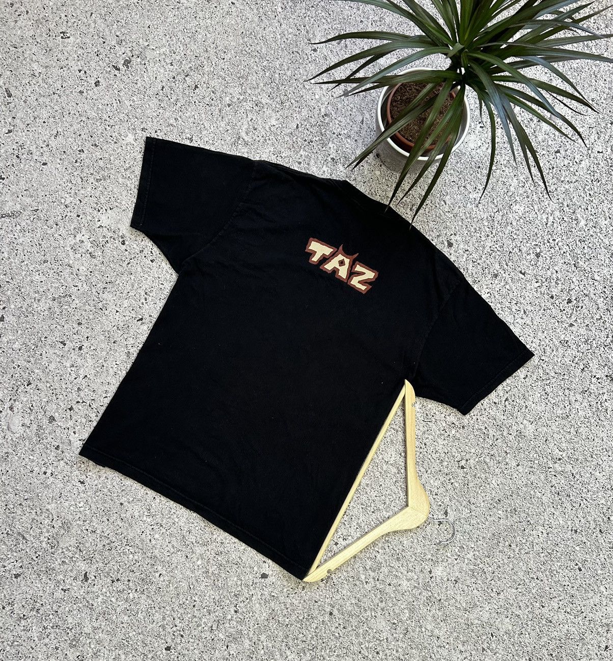 Cartoon Network × Vintage Vintage Warner Bros Looney Tunes 2002 Taz T-Shirt Size US XL / EU 56 / 4 - 2 Thumbnail