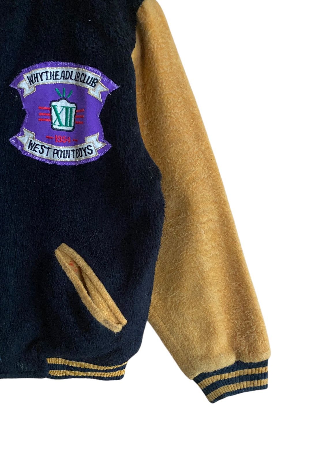 Vintage Vintage Brand Brittania Fleece Varsity 1980s Size US L / EU 52-54 / 3 - 3 Thumbnail