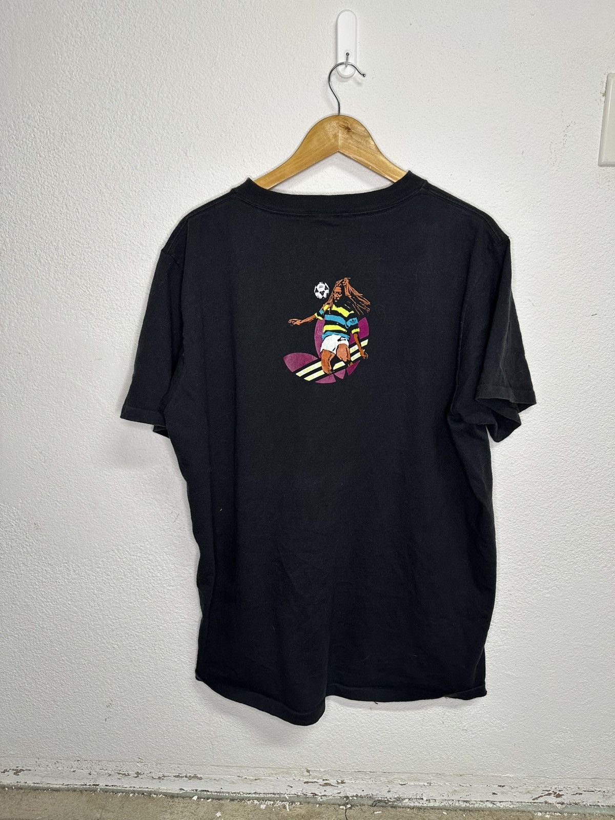 Adidas VTG 80s Adidas Trefoil Colorful Bob Marley Reggae Soccer Tee Size US XL / EU 56 / 4 - 3 Thumbnail