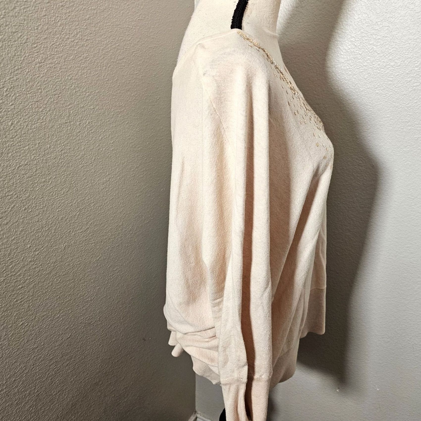 Vintage VINTAGE Ashley Stewart Women’s Plus Size Blouse Shirt V Neck Sequin Long Sleeve Beige 20 Womens Size 3XL / US 20-22 - 4 Thumbnail