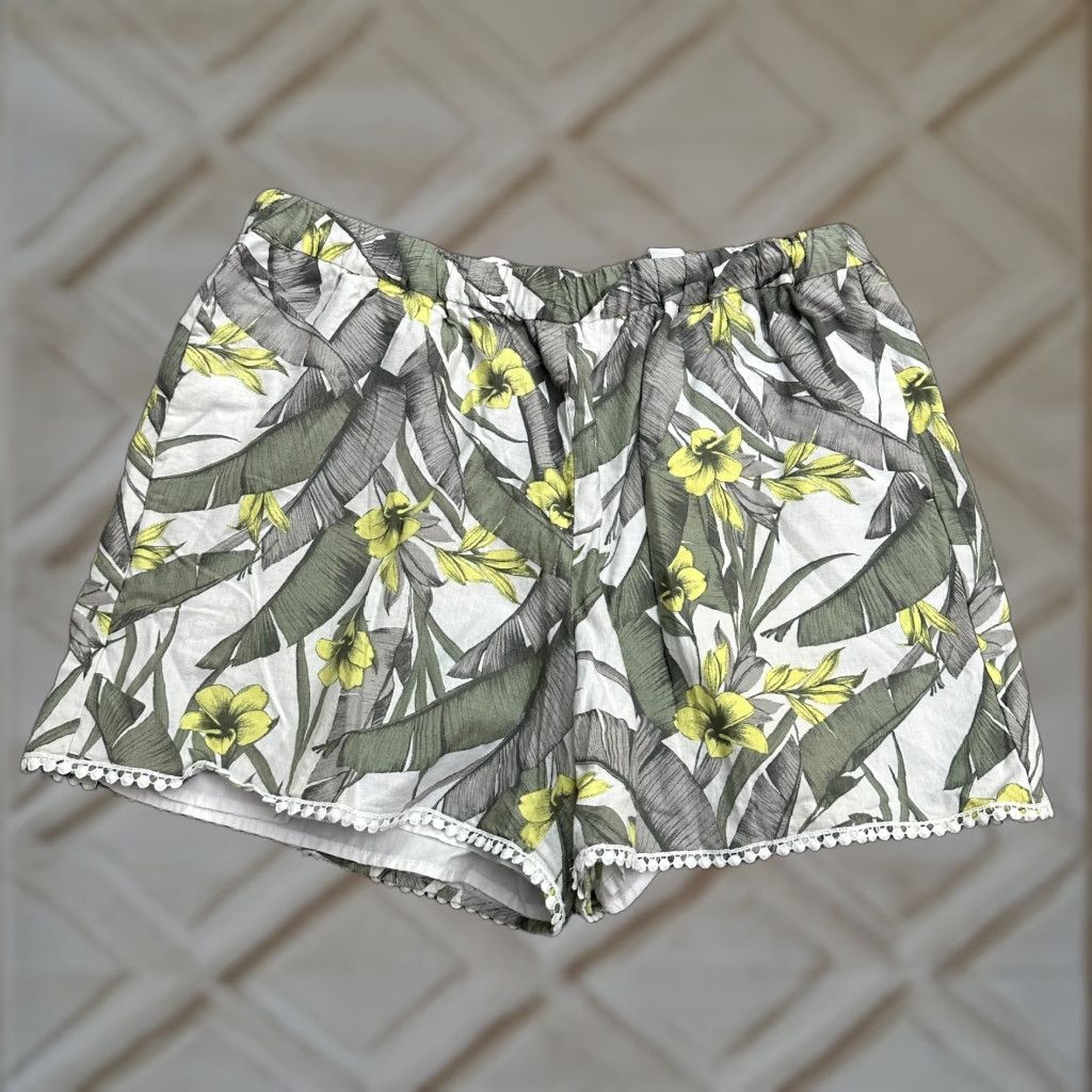 Banana Republic Banana Republic Shorts Casual Floral Linen Women XL Multicolor - High Rise, Pockets, 4" Inseam Size 40" / US 18 - 1 Thumbnail