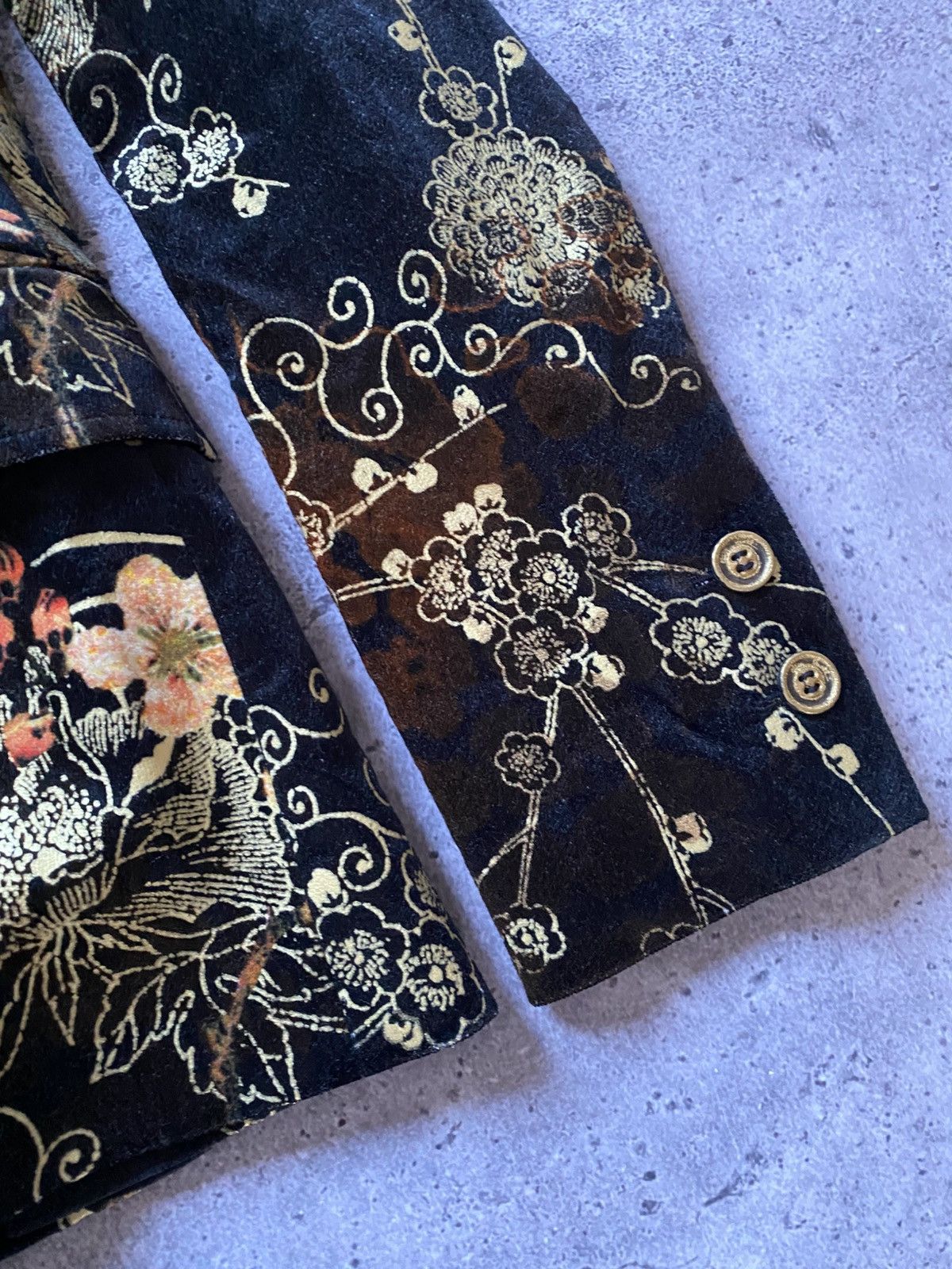 Roberto Cavalli Luxury Class Roberto Cavalli Blazer Vintage Floral Italy Size L / US 10 / IT 46 - 10 Thumbnail