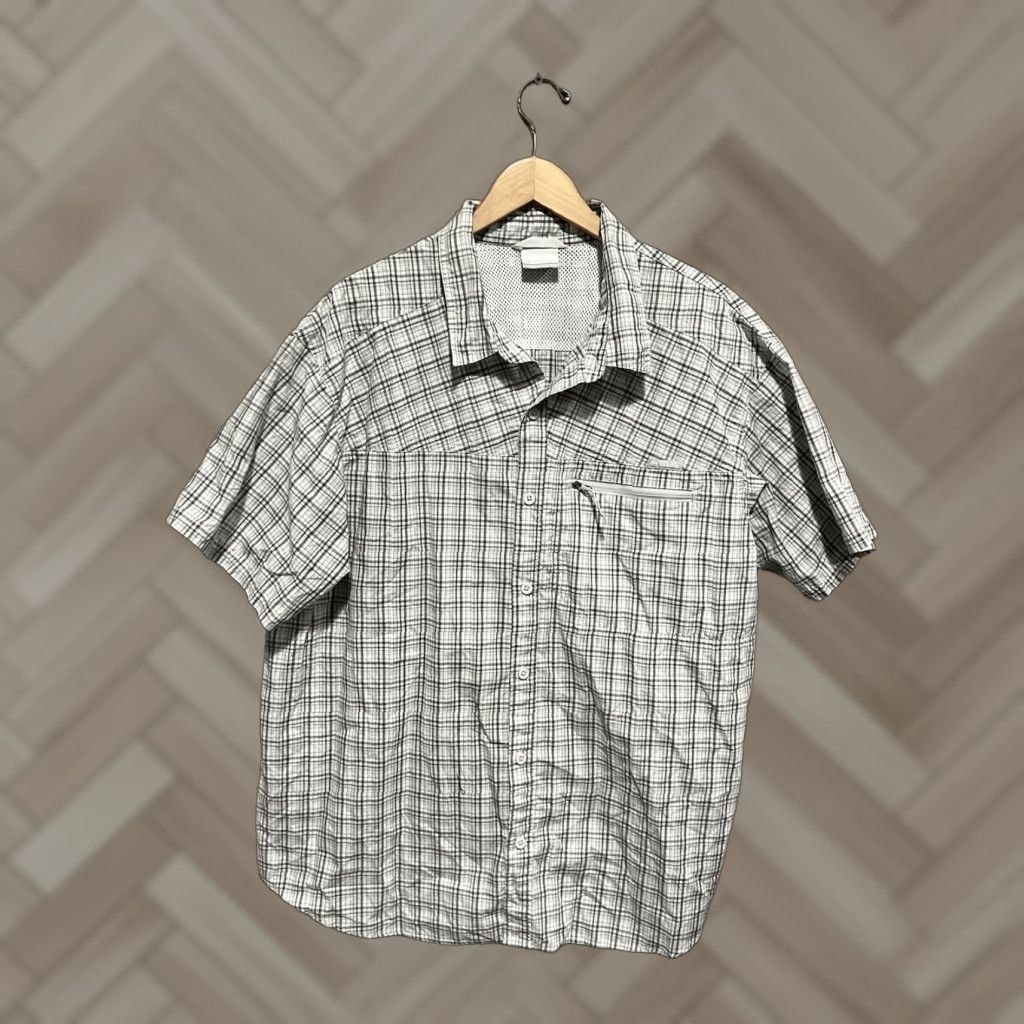 Vintage Columbia Mens Gray Short Sleeve Plaid Button-Up Shirt Outdoor 2XL Shirt Men Gray Outdoor 90s? Size US XXL / EU 58 / 5 - 1 Thumbnail