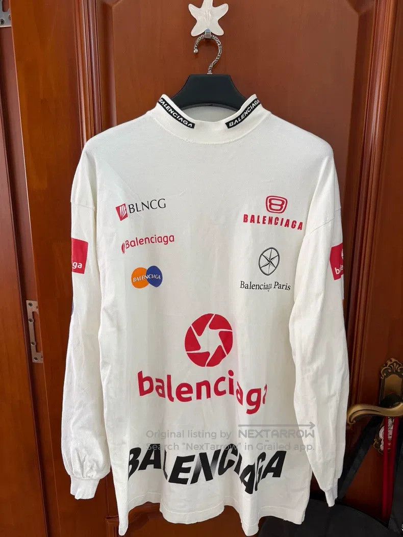 Balenciaga Balenciaga White Full Print Logo Long Sleeve T-Shirt Size US S / EU 44-46 / 1 - 1 Thumbnail