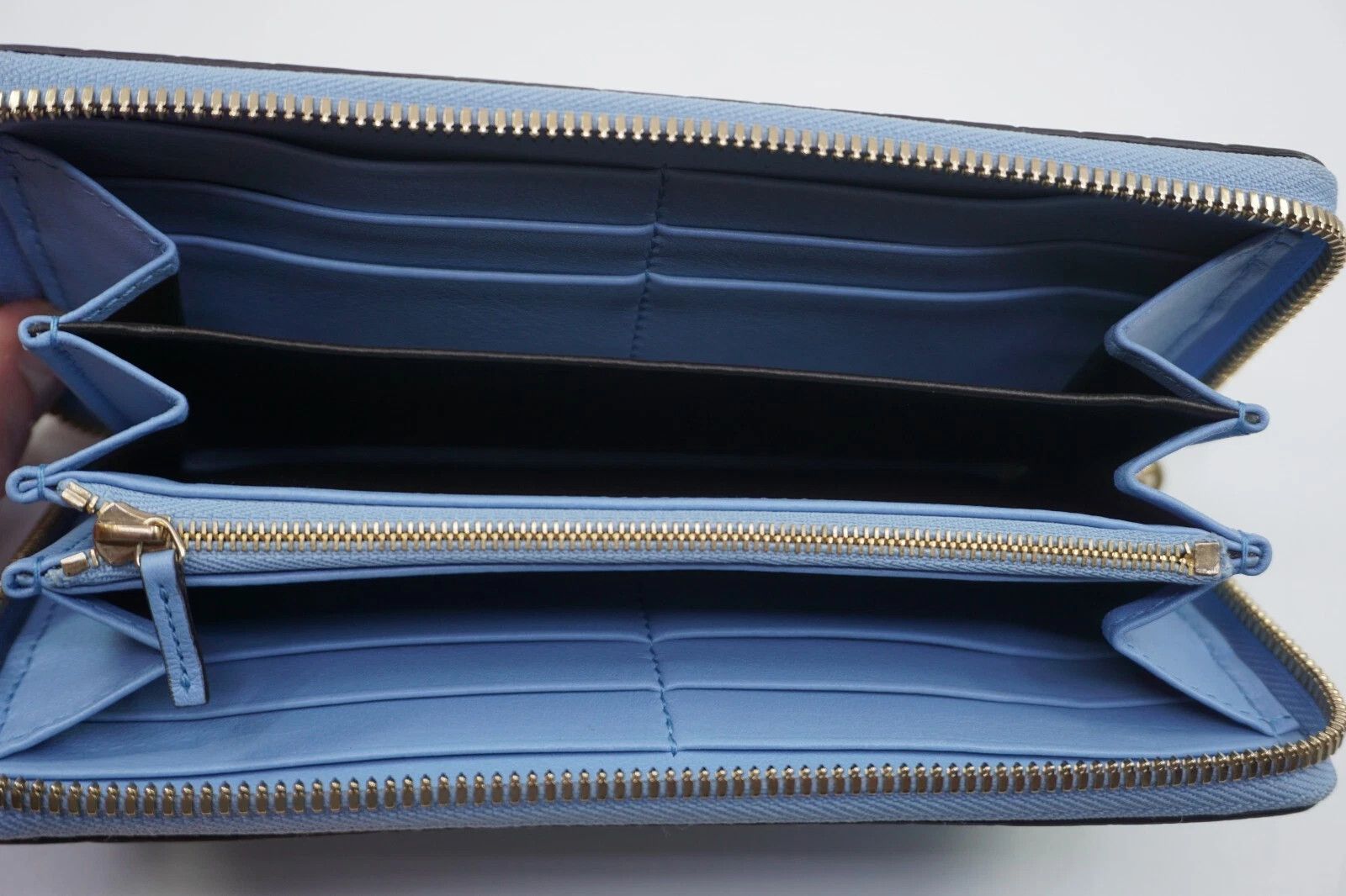 Gucci NEW Gucci soho crocodile zipped around exotic wallet Size ONE SIZE - 4 Thumbnail