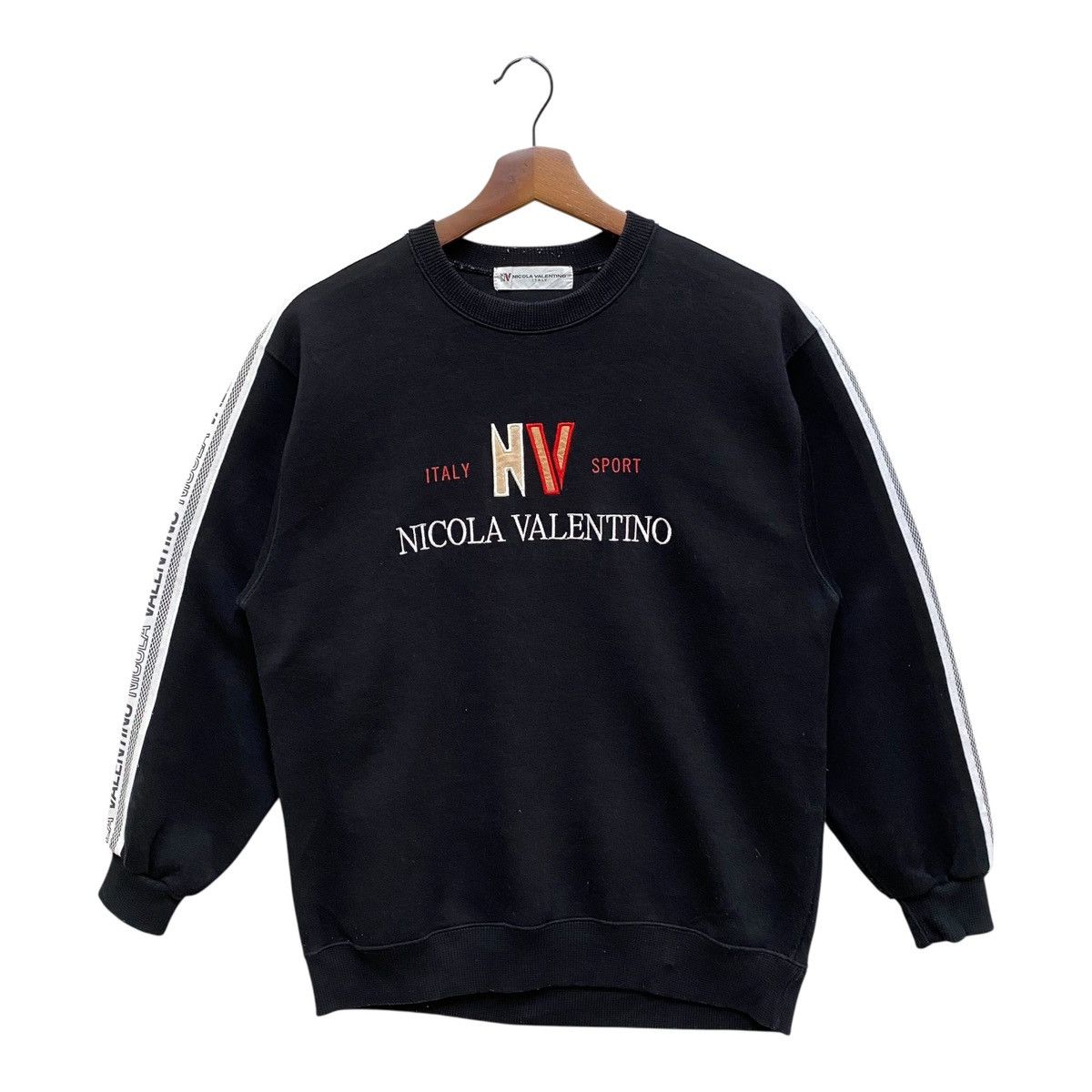 Vintage Vintage Nicola Valentino Sport Sweatshirt Black Size M Size US M / EU 48-50 / 2 - 1 Thumbnail