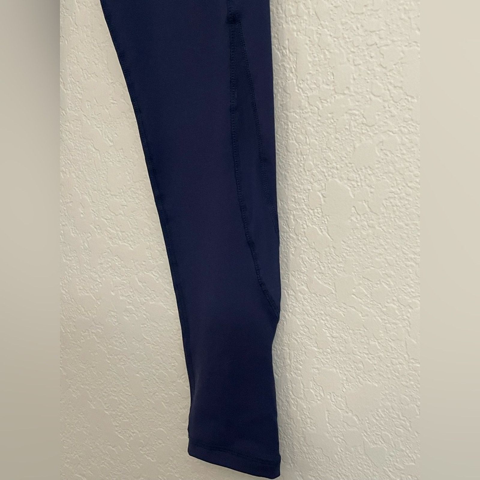 Lululemon Lululemon Invigorate 7/8 Tights in Navy - Size 6 Size 28" / US 6 / IT 42 - 3 Thumbnail