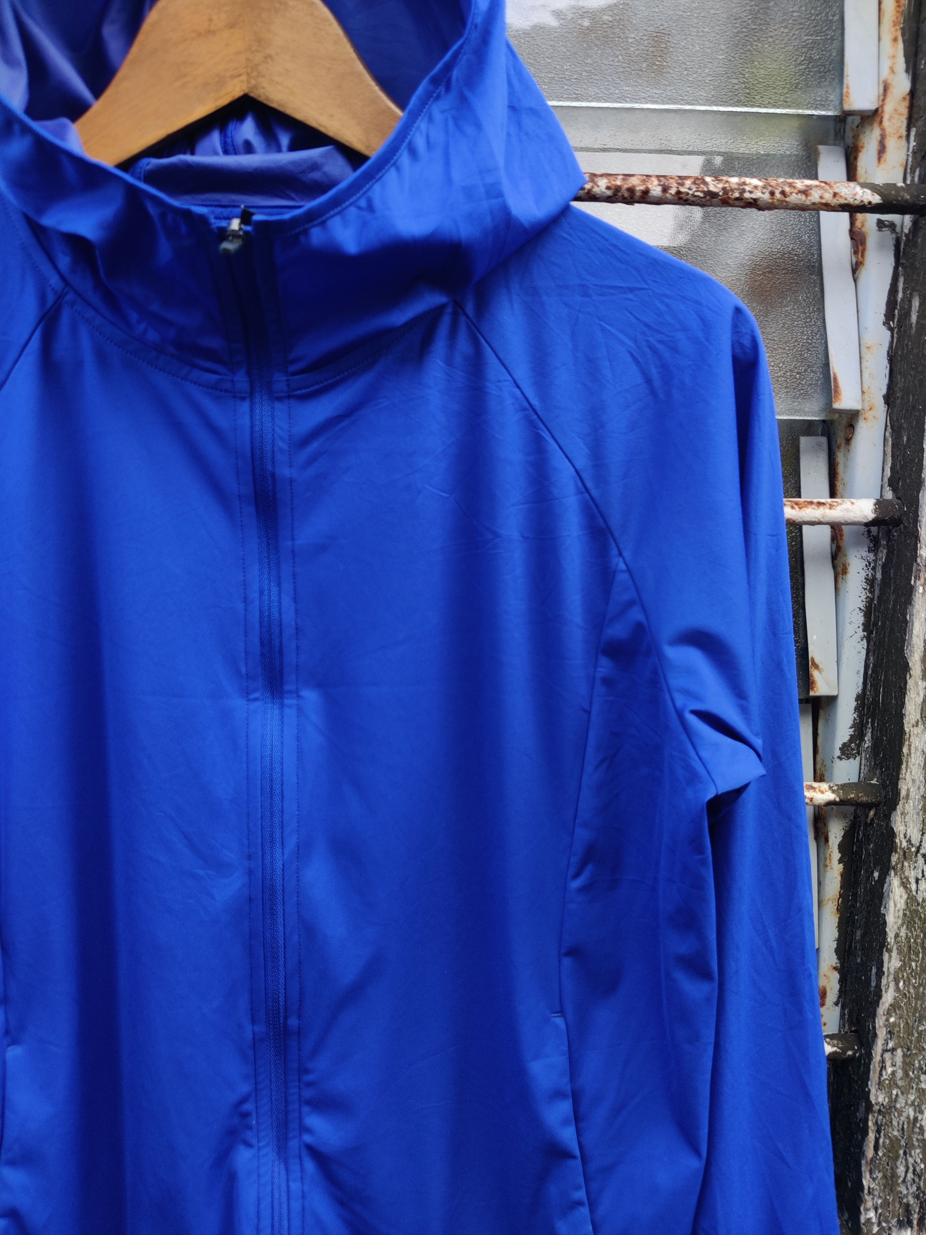 Uniqlo Vintage Uniqlo Light Windbreaker Jacket Size US M / EU 48-50 / 2 - 3 Thumbnail