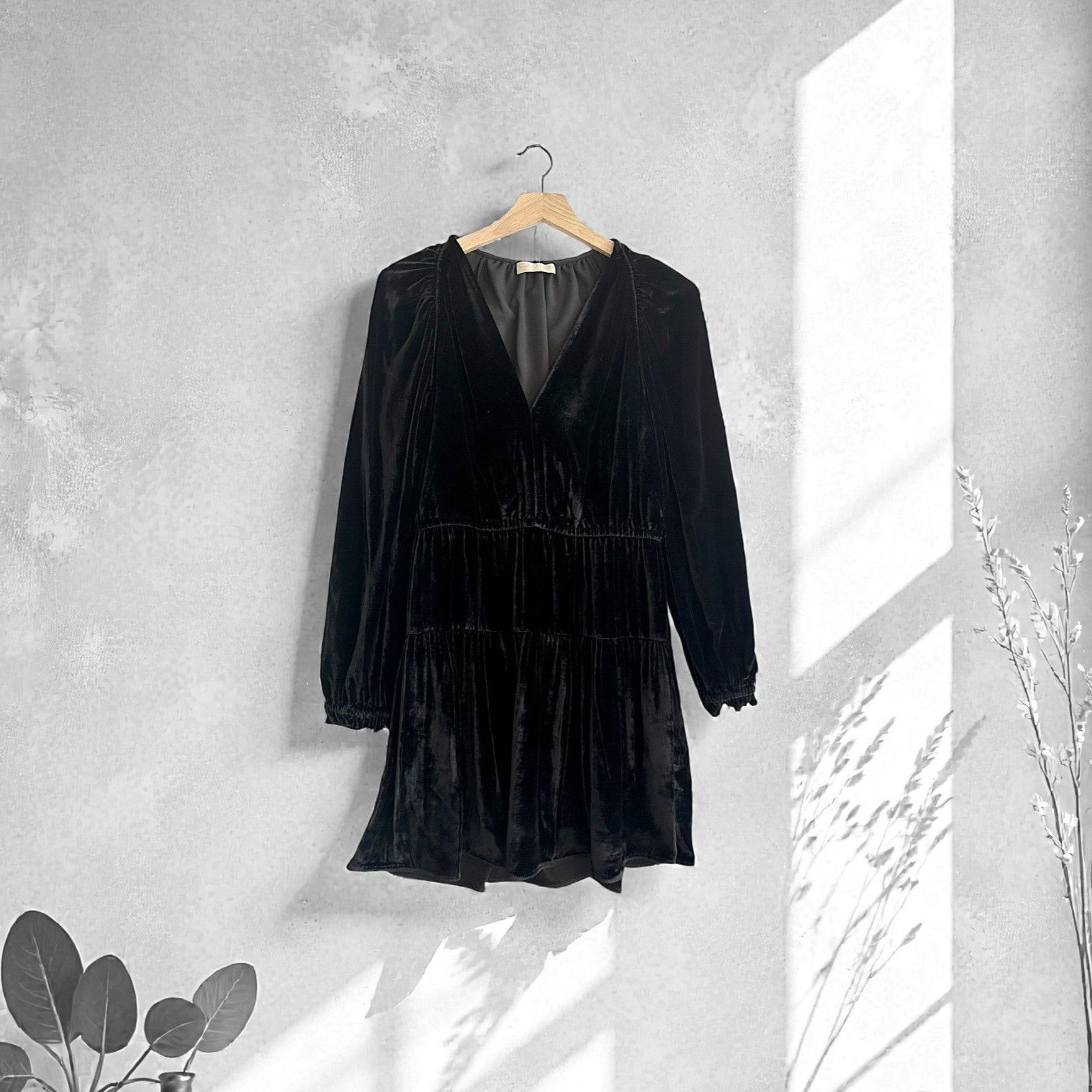 Ulla Johnson ULLA JOHNSON Audrey Tiered Puff-sleeve Velvet Mini Dress In Size M / US 6-8 / IT 42-44 - 1 Thumbnail