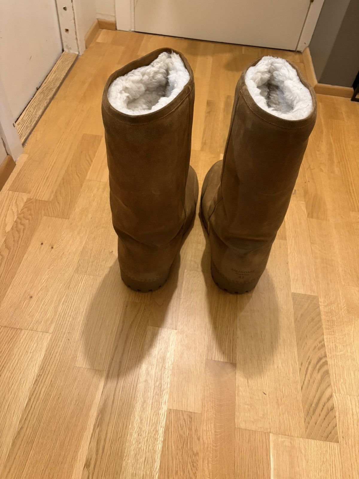 Balenciaga Balenciaga Alaska High Fur Boots Size US 10 / EU 43 - 2 Thumbnail