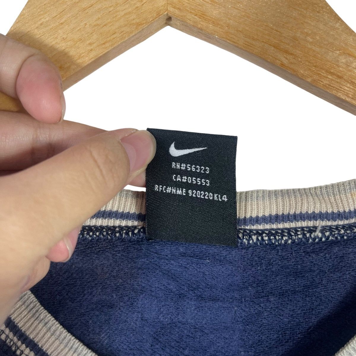 Nike Vintage Nike Mini Swoosh V Neck Sweatshirt Navy Pullover Y2K Size US M / EU 48-50 / 2 - 7 Thumbnail