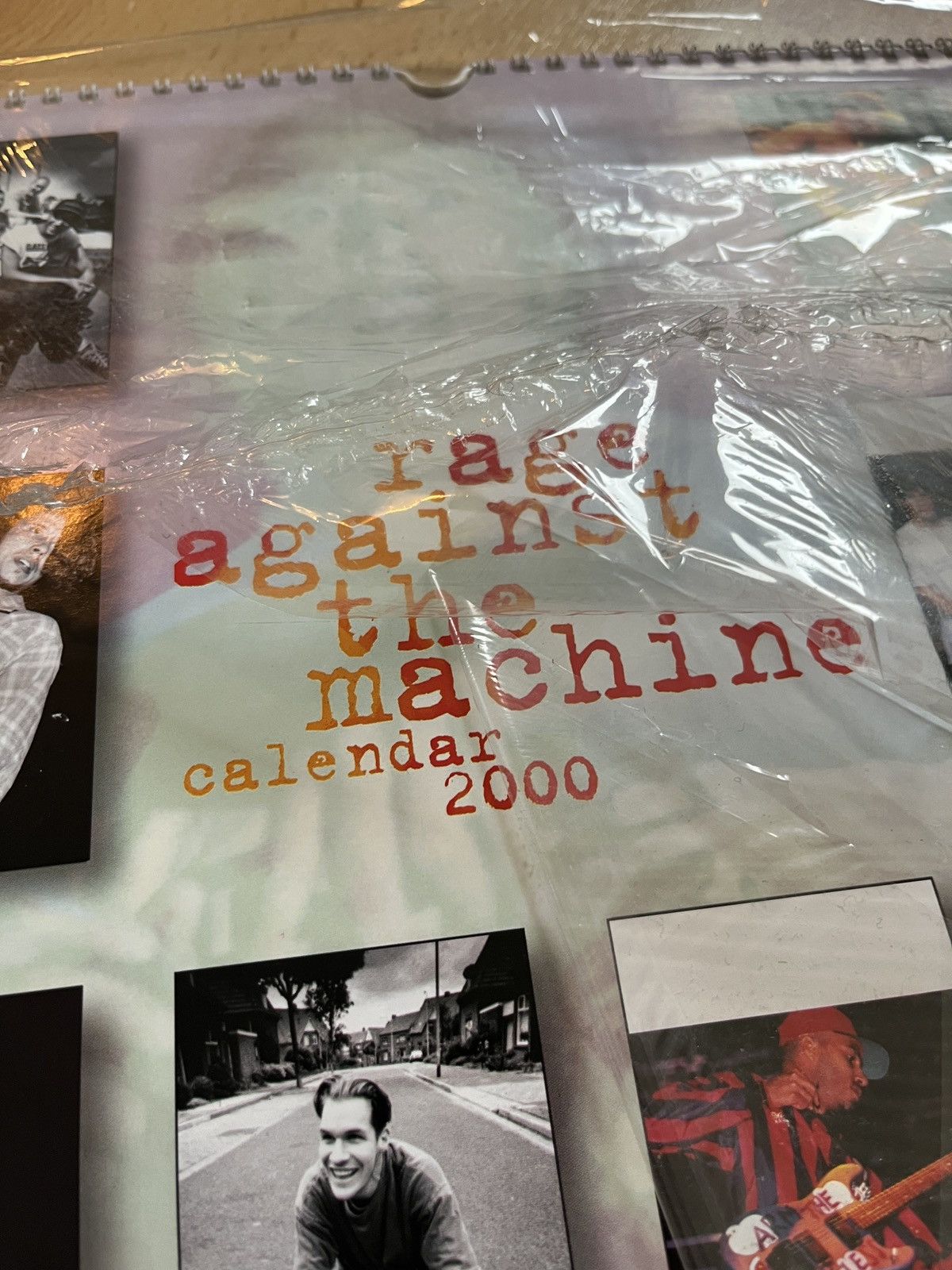Band Tees × Vintage Rage Against the Machine vintage calendar (2000) Size ONE SIZE - 9 Thumbnail