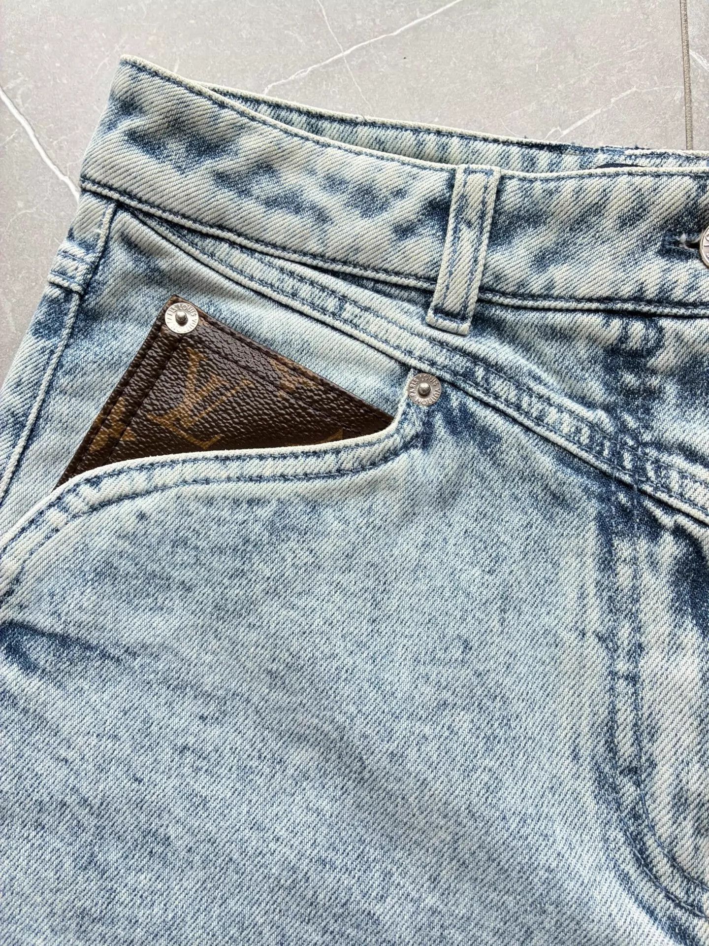 Louis Vuitton LV Monogram Light Wash Jeans 34 Black Stripe Hem Size 25" / US 0 / IT 36 - 3 Thumbnail