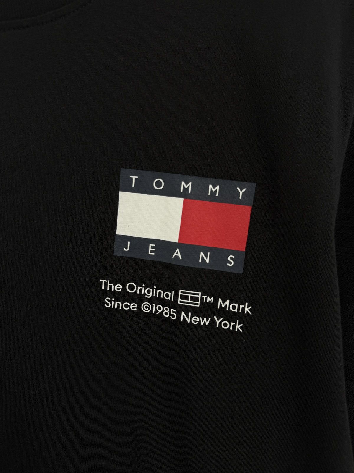 Tommy Hilfiger 🇺🇸 Tommy Hilfiger New York T-Shirt Rare Retro Hype Y2K Size US XXL / EU 58 / 5 - 7 Thumbnail