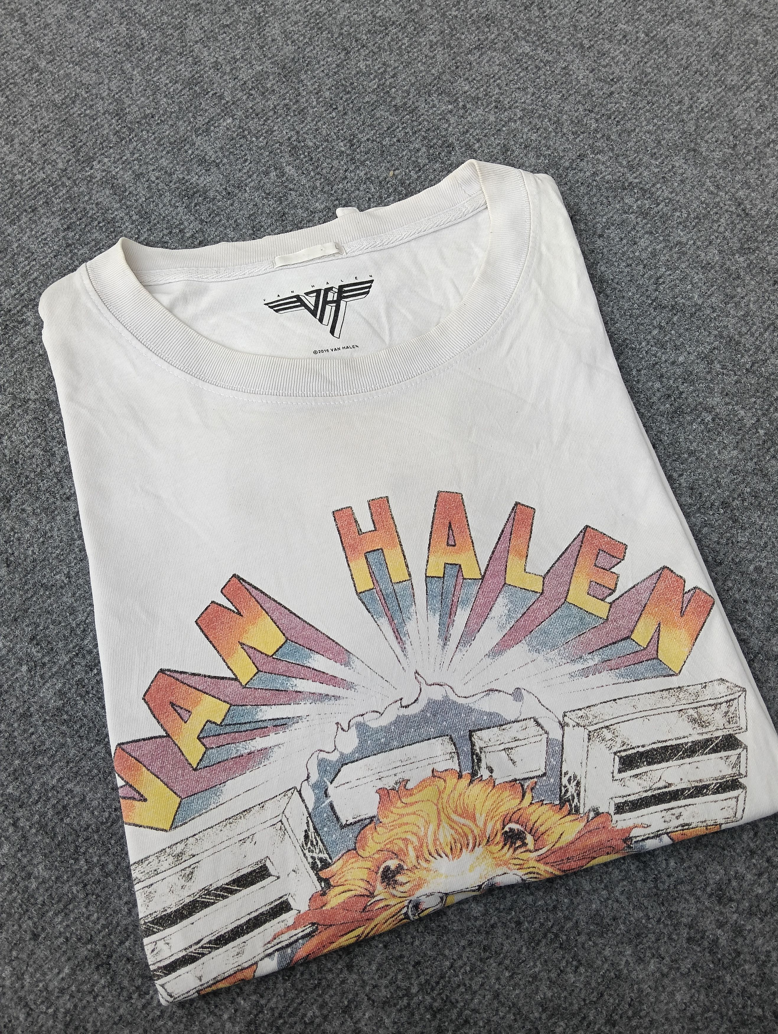 Band Tees VAN HALEN PHOTO ALBUM TSHIRT. Size US M / EU 48-50 / 2 - 7 Thumbnail