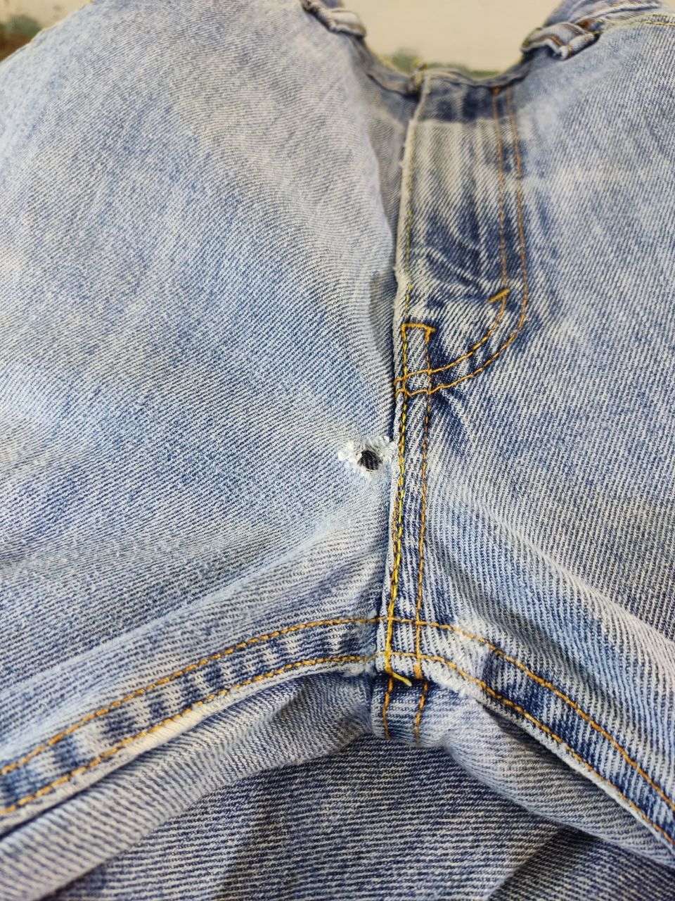 Levi's levis 505 relaxed fit distressed denim Size US 35 - 9 Thumbnail