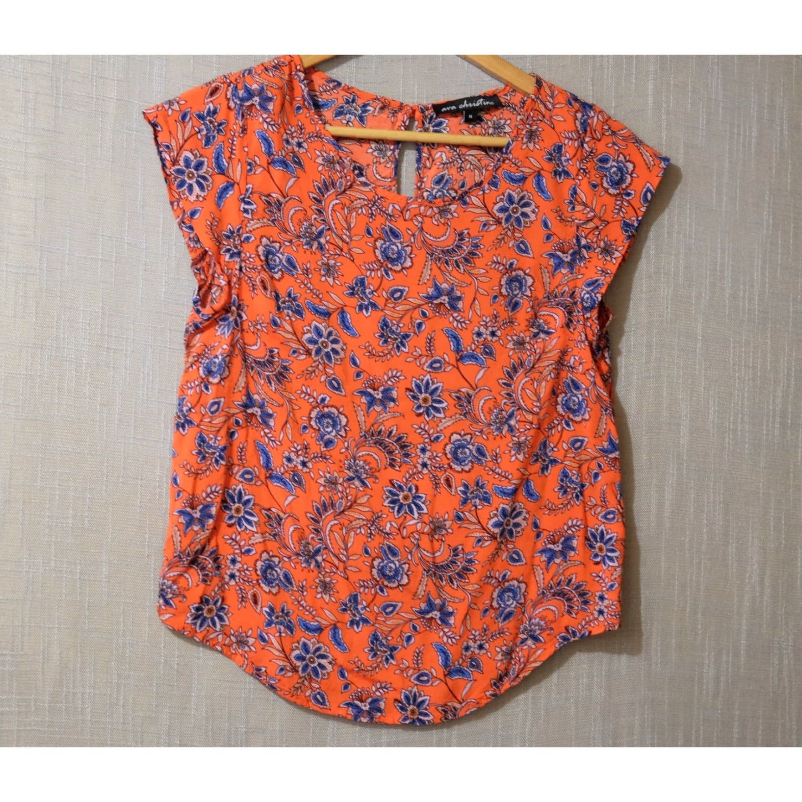 Vintage EUC Ana christine Summer Floral Top Womens M Short Sleeve Round Neck 100% Rayon Lightweight Soft Blouse Red/Navy/White Size M / US 6-8 / IT 42-44 - 2 Thumbnail