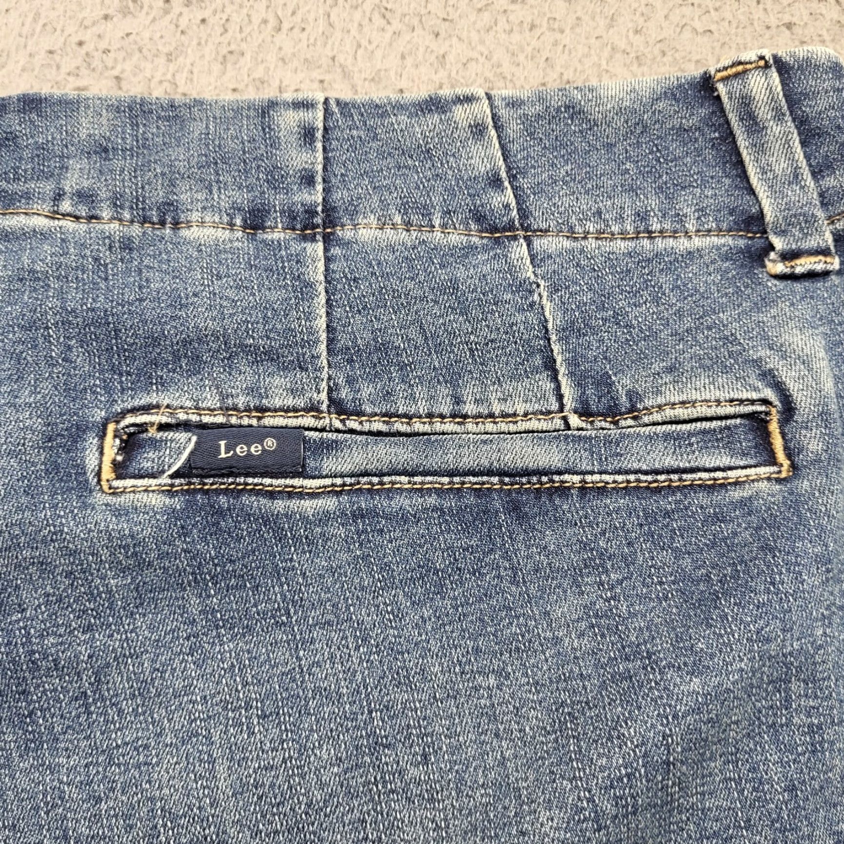 Lee Lee Bermuda Shorts Womens 18W Blue Denim NWT Legendary Style Medium Stretch Size 40" / US 18 - 6 Thumbnail