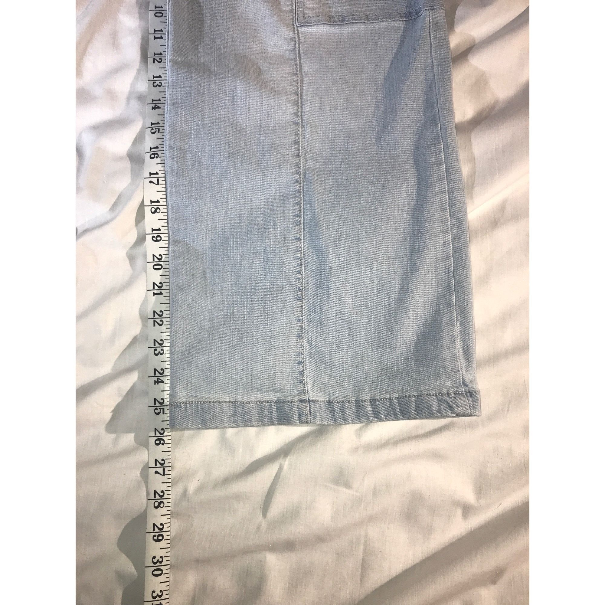 Designer Celebrity Pink Junior Light Wash Denim Baggy Carpenter Jeans Size 31" - 8 Thumbnail