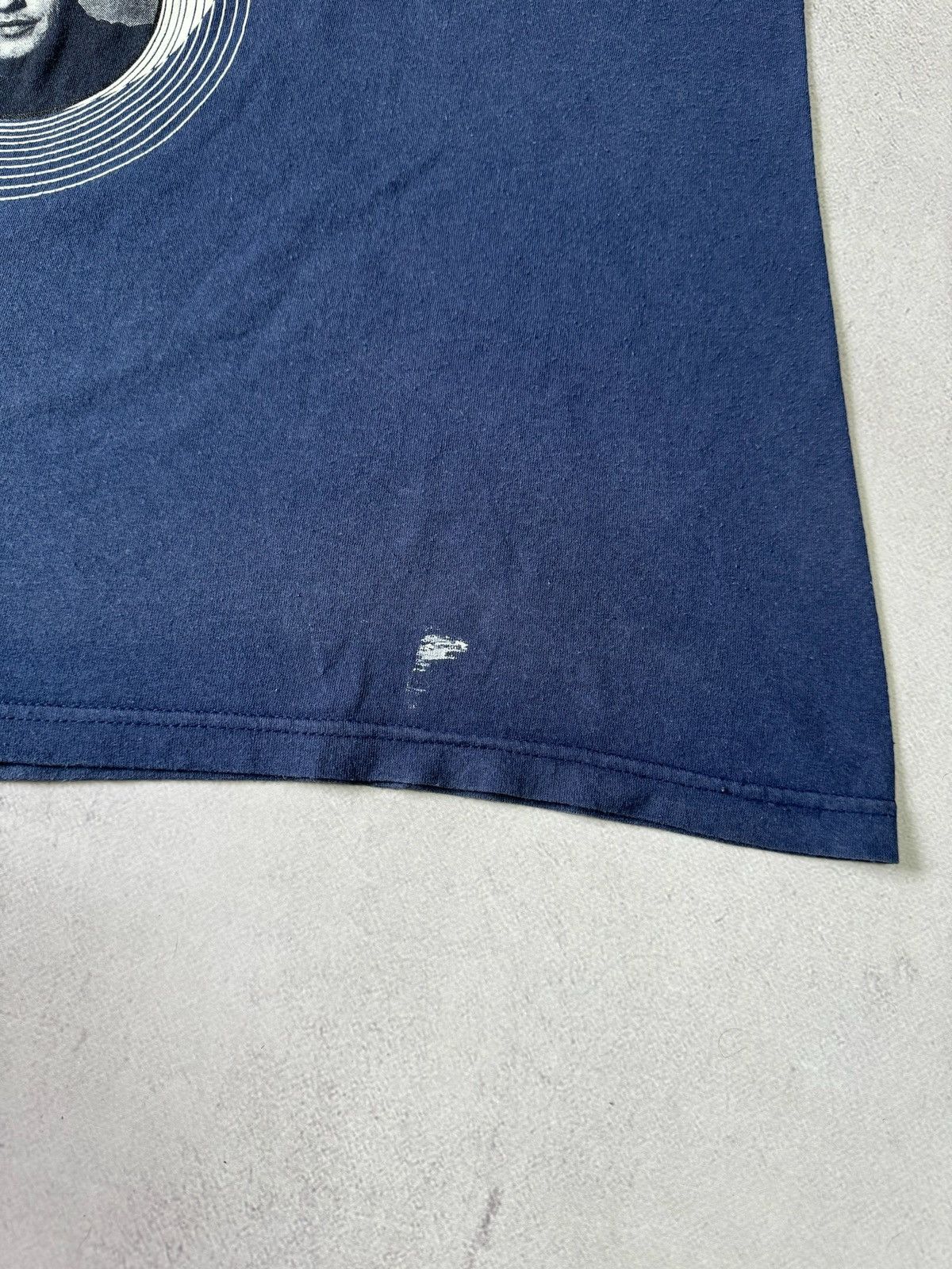 Vintage Vintage 90s David Gilmour T Shirt Tee Pink Floyd Very Rare Size US XL / EU 56 / 4 - 13 Thumbnail