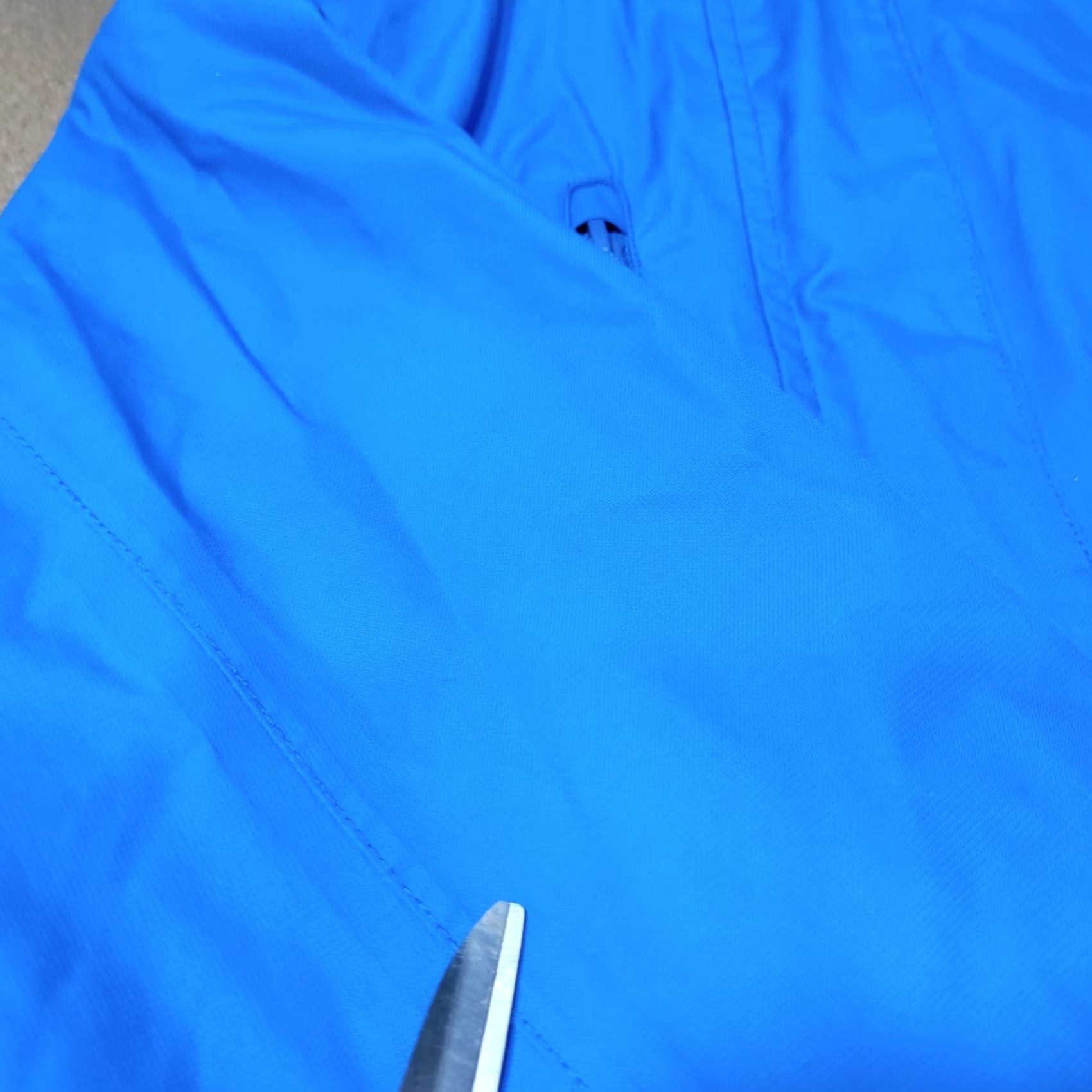 Vintage VINTAGE Russell Erdinger Non-Alcoholic Blue Jacket Size L Hooded Winter Windbreaker Size US L / EU 52-54 / 3 - 3 Thumbnail