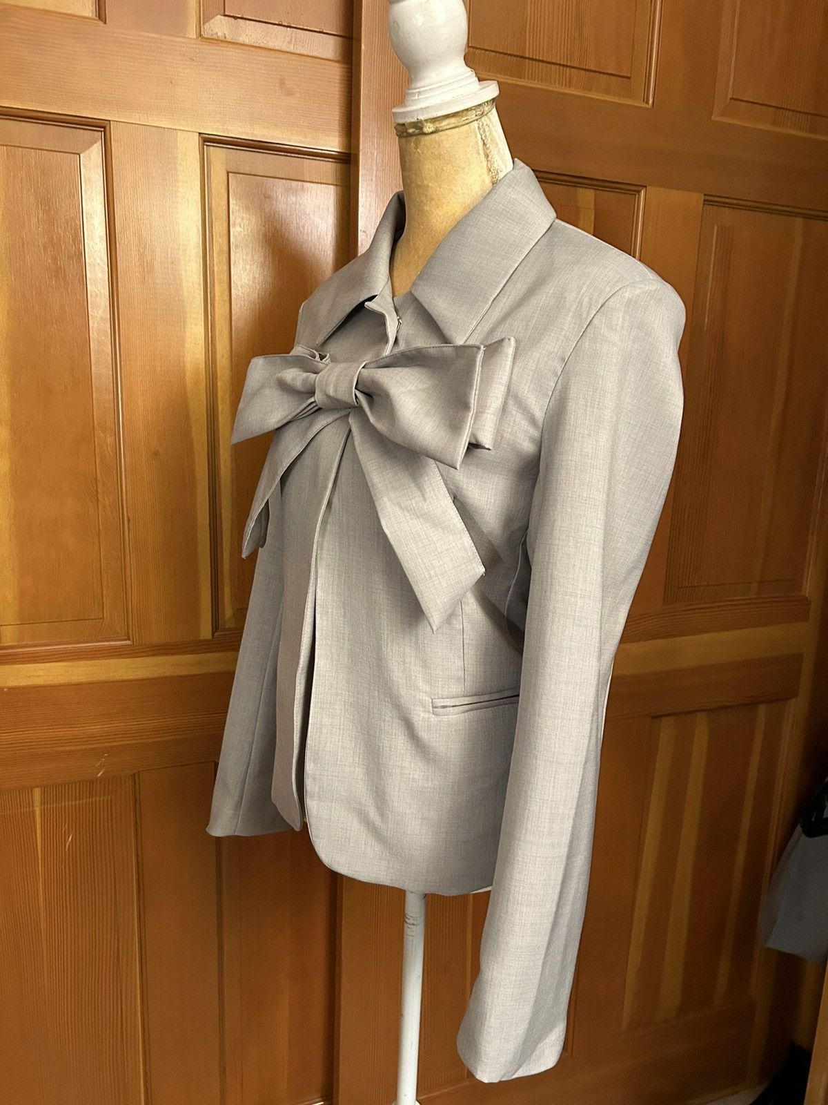 Designer × Other NWT, Lavishly Paris Women's Gray Bowknot Designer Shirt. Size S / US 4 / IT 40 - 3 Thumbnail