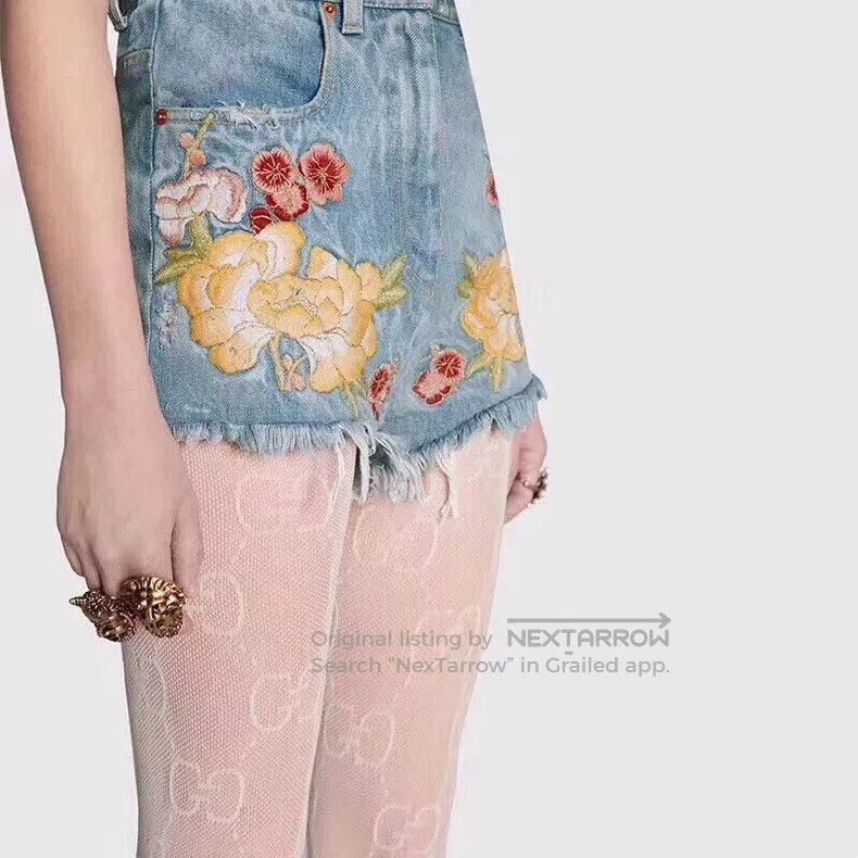 Gucci Gucci Vintage high-waisted gold thread heavy industry embr Size 27" / US 4 / IT 40 - 4 Thumbnail