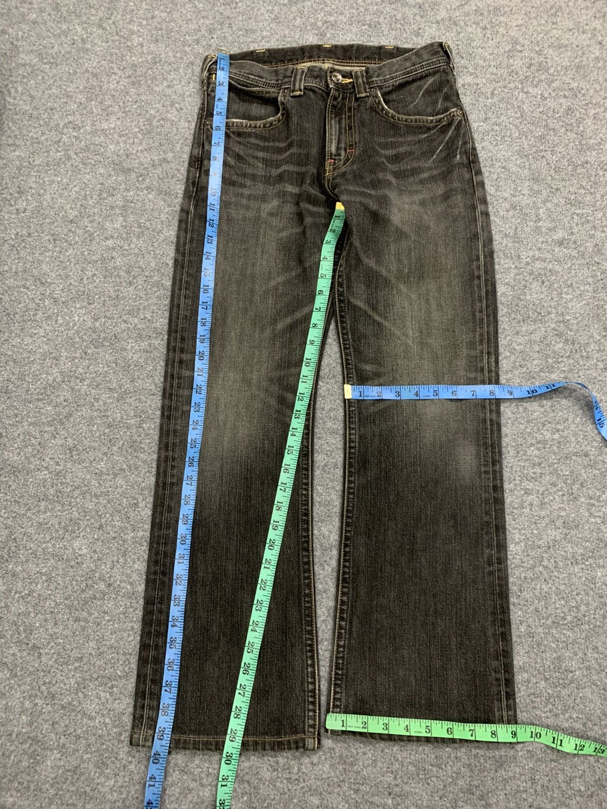 Wrangler FLARE WRANGLER FADED BLACK. Size US 30 / EU 46 - 4 Thumbnail