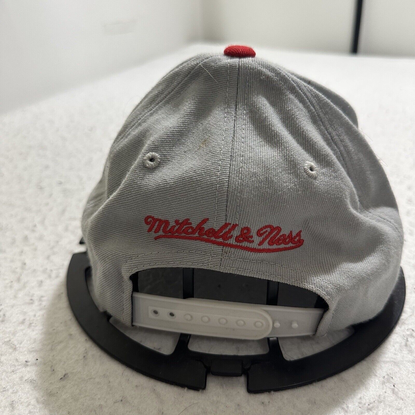 Mitchell & Ness Mitchell & Ness Chicago Bulls Hat Baseball Cap Gray Red Wool Size ONE SIZE - 5 Thumbnail
