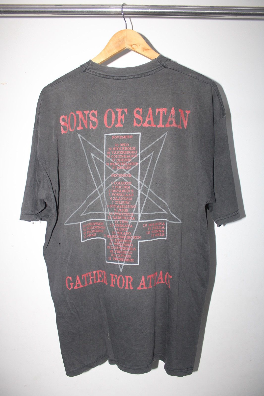 Vintage VINTAGE DIMMU BORGIR “SONS OF SATAN” EURO TOUR TEE Size US S / EU 44-46 / 1 - 7 Thumbnail