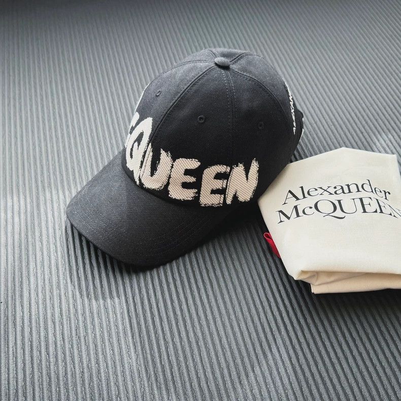 Alexander McQueen Alexander Mcqueen SizeM Sewing hats Size ONE SIZE - 1 Thumbnail