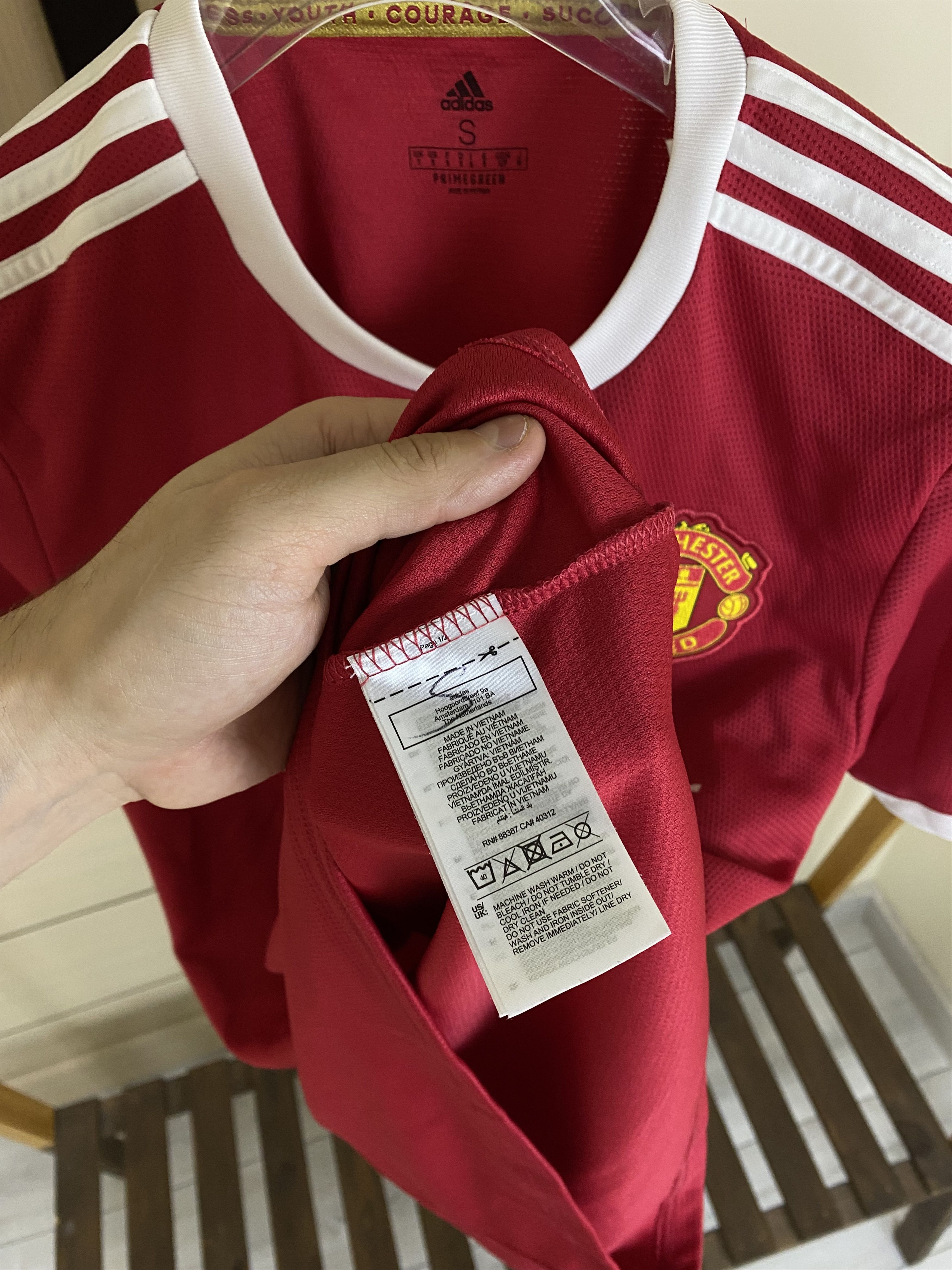 Adidas Manchester United Home Football Shirt 2021/22 Small Adidas Size US S / EU 44-46 / 1 - 11 Thumbnail