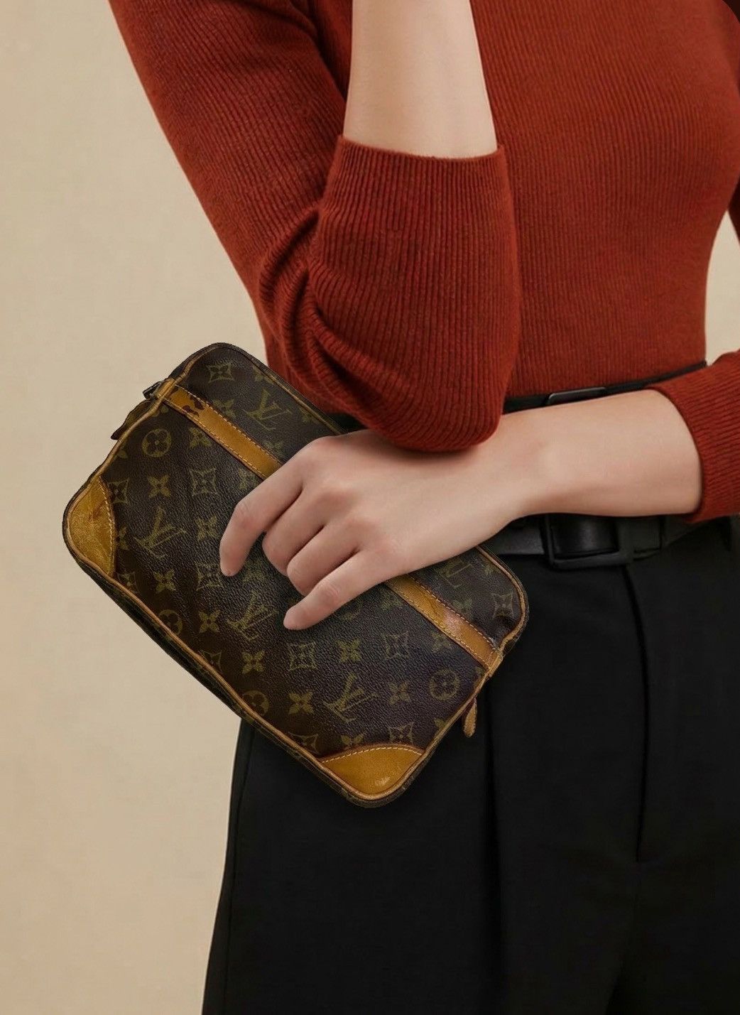Louis Vuitton Vintage Louis Vuitton Cluct Bag Size ONE SIZE - 1 Thumbnail