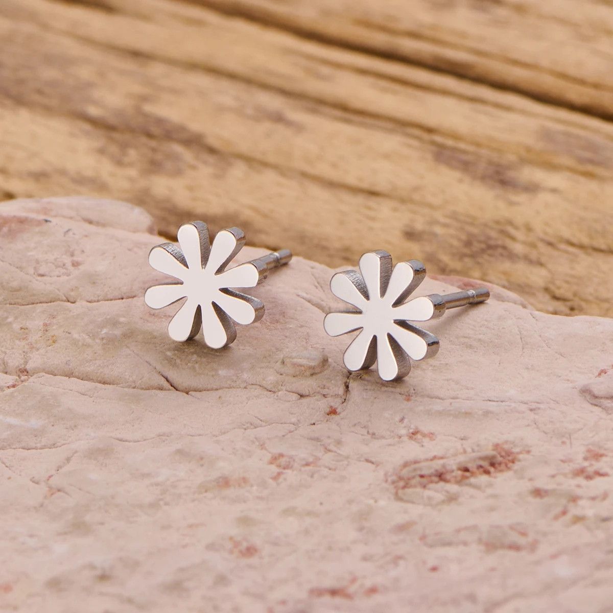 Jewelry Mini Flower Stud Earrings Charm Earring Gift Size ONE SIZE - 1 Preview