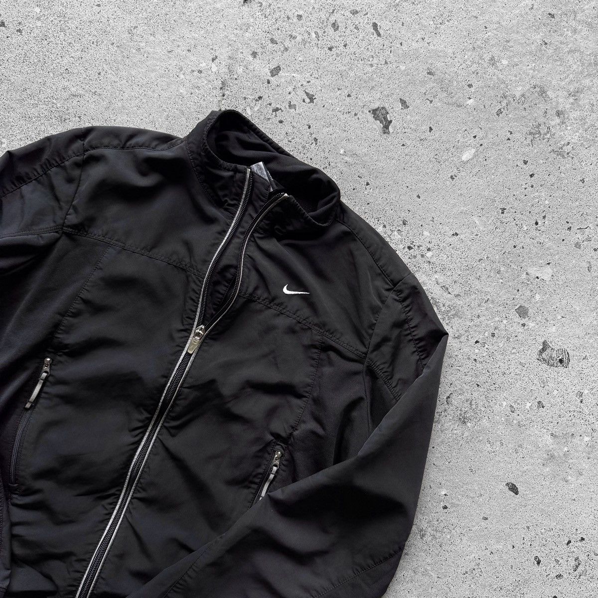 Nike × Vintage Nike Womens Vintage DriFIT Black Full Zip Y2K Jacket Running Size S / US 4 / IT 40 - 4 Thumbnail