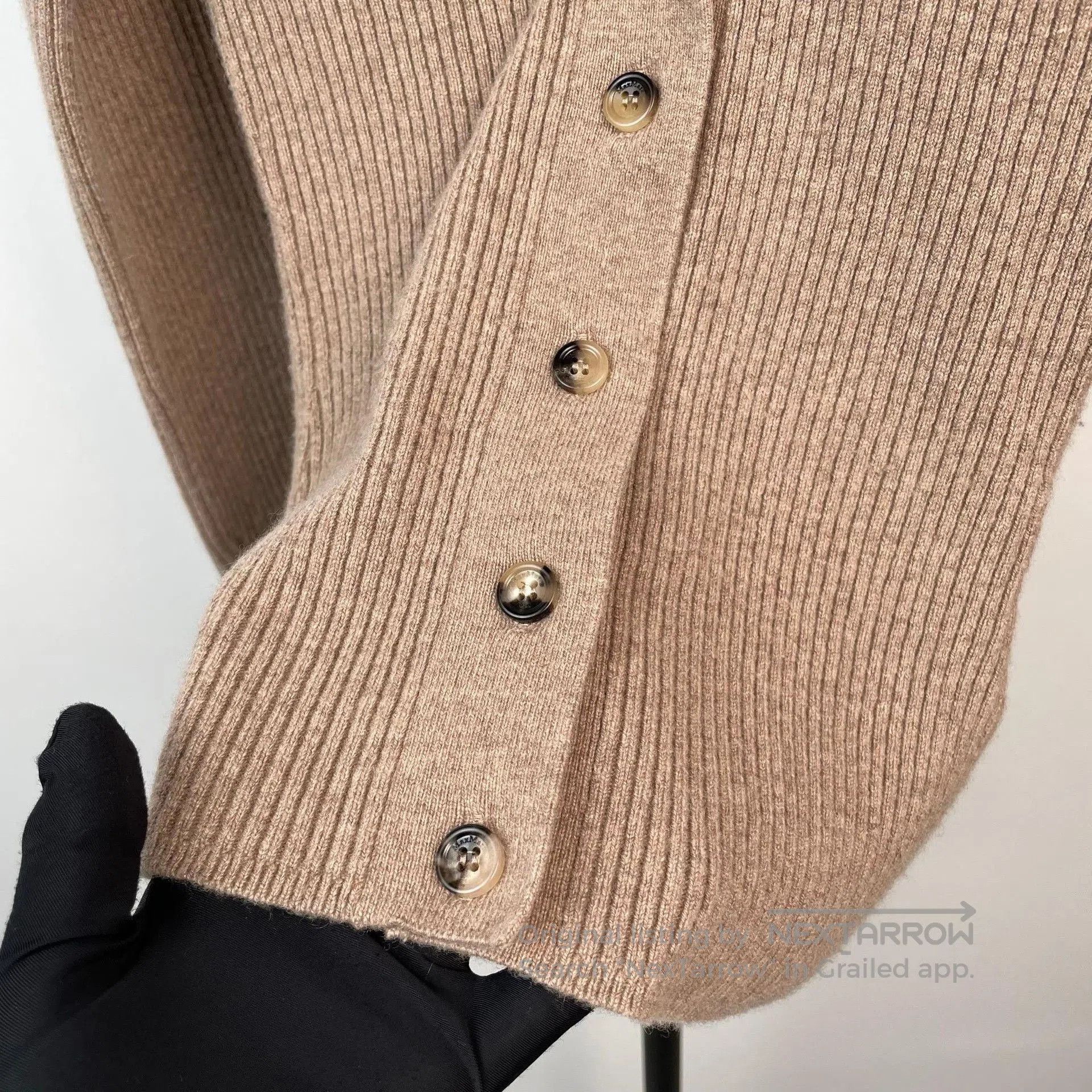 Max Mara MaxMara Brown V-Neck Knit Cardigan. Size XS / US 0-2 / IT 36-38 - 4 Thumbnail