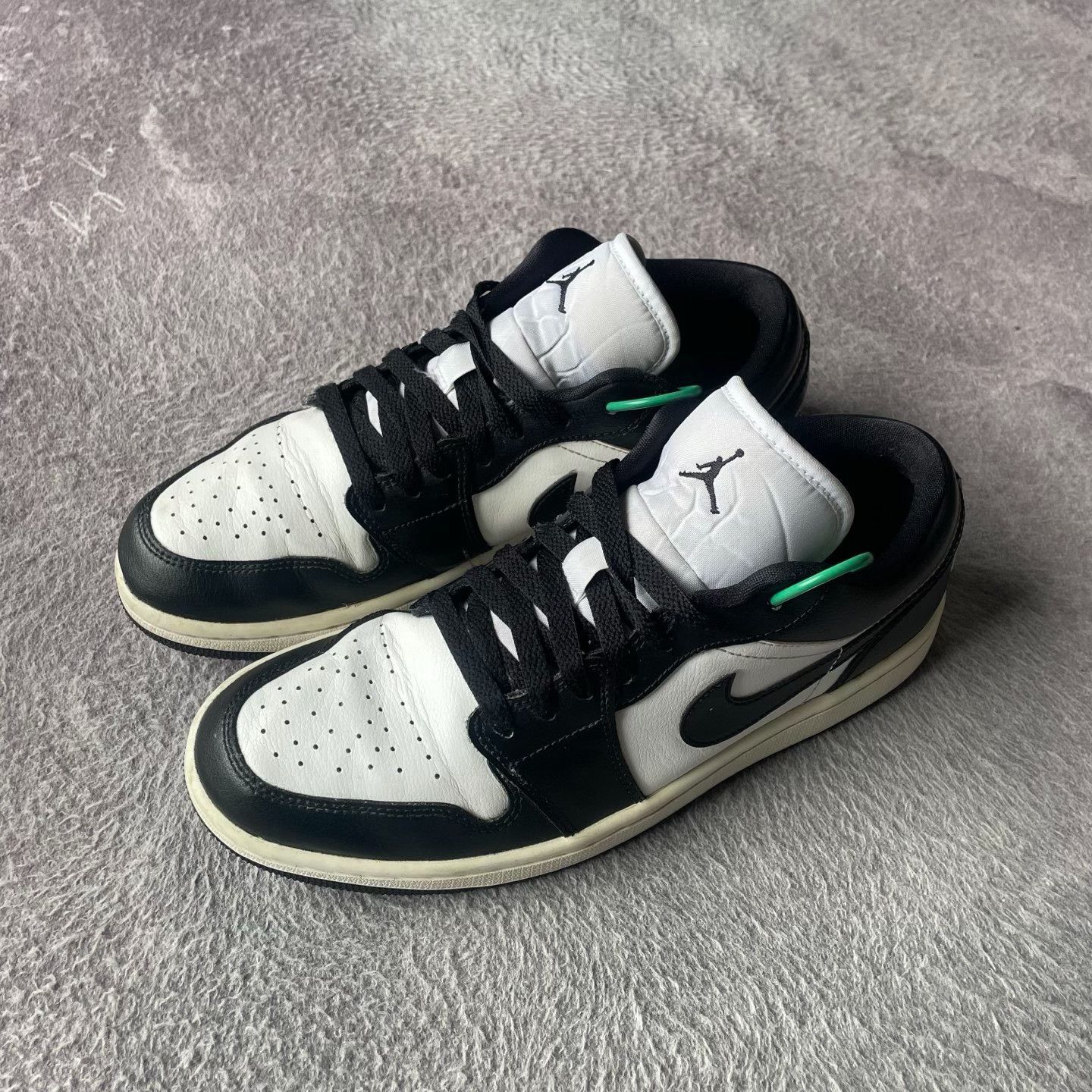 Nike Nike Black Lowtop Sneakers 42 Men Size US 9 / EU 42 - 1 Thumbnail
