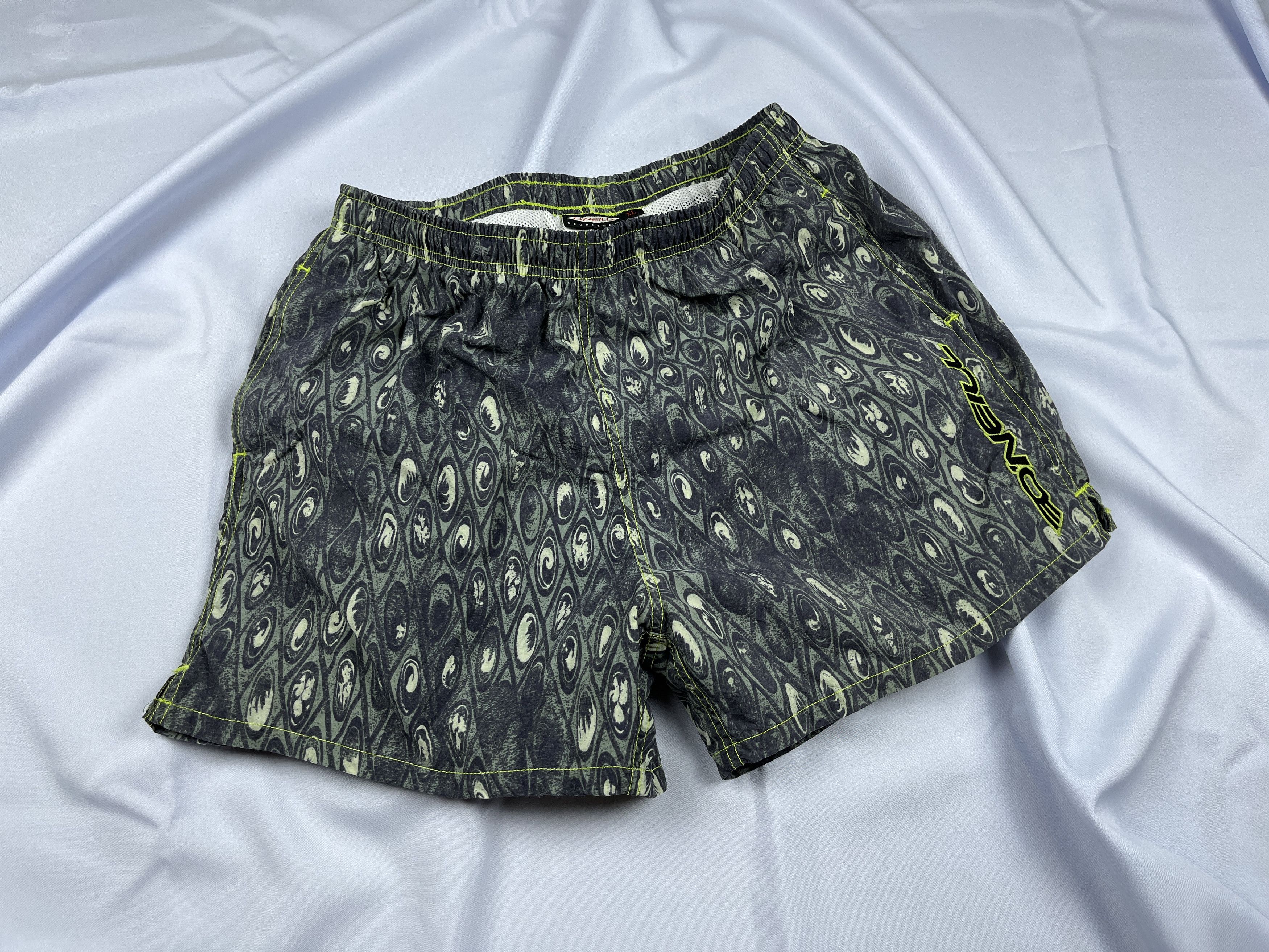 O'Neill 90's O'Neill Abstract Vintage Nylon Shorts Size XL Size US 36 / EU 52 - 1 Thumbnail