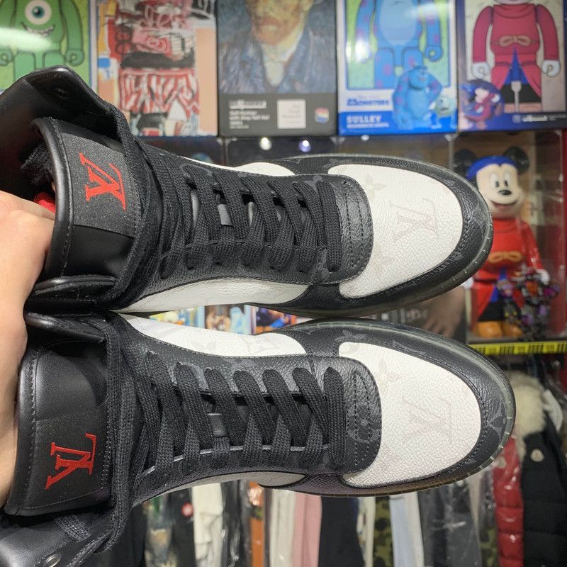 Louis Vuitton Louis Vuitton Rivoli Casual Sneakers in White and Blue -250 Size US 8.5 / EU 41-42 - 9 Thumbnail