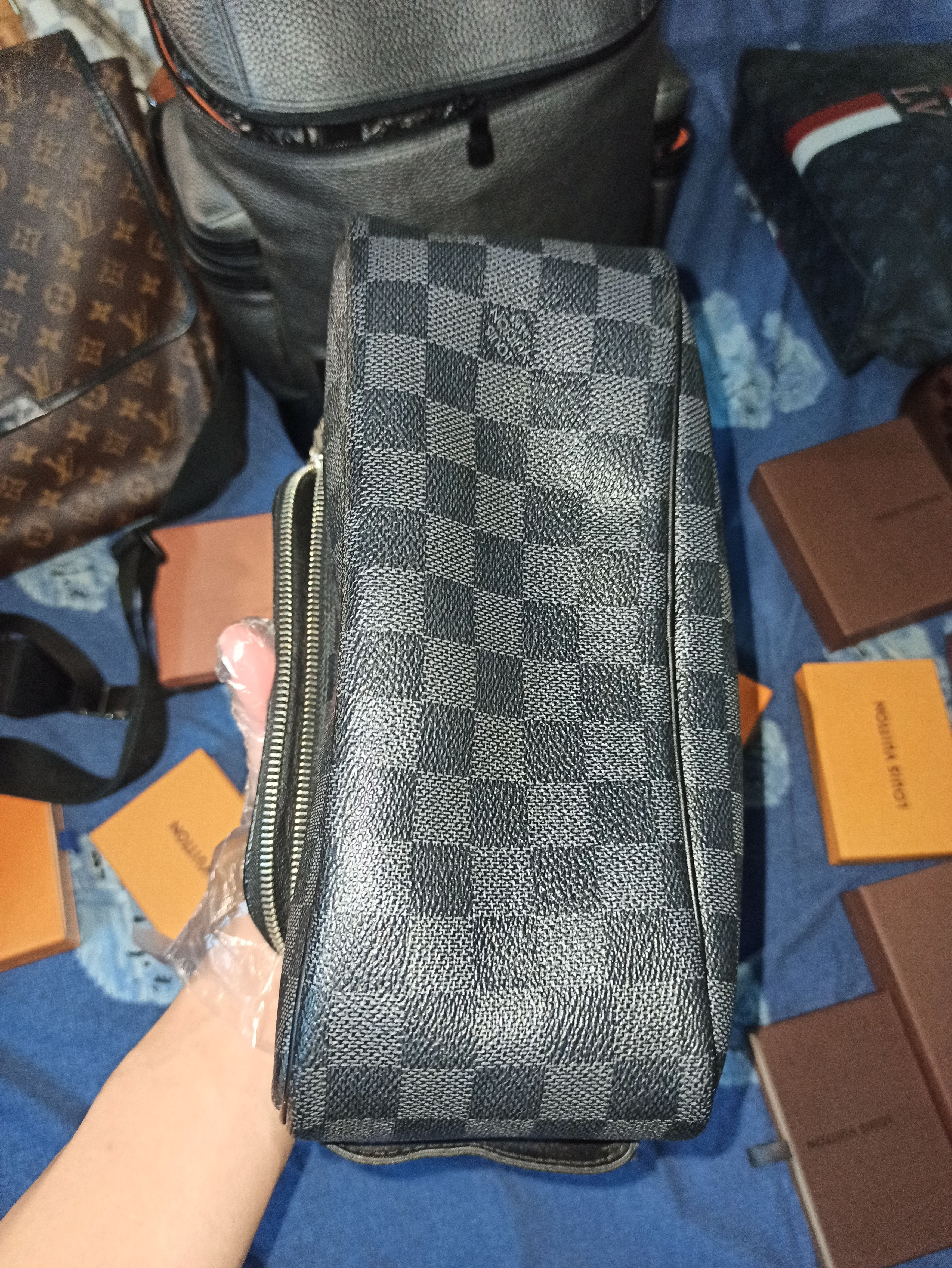 Louis Vuitton Louis Vuitton Damier Graphite Toiletry Pouch Size ONE SIZE - 3 Thumbnail