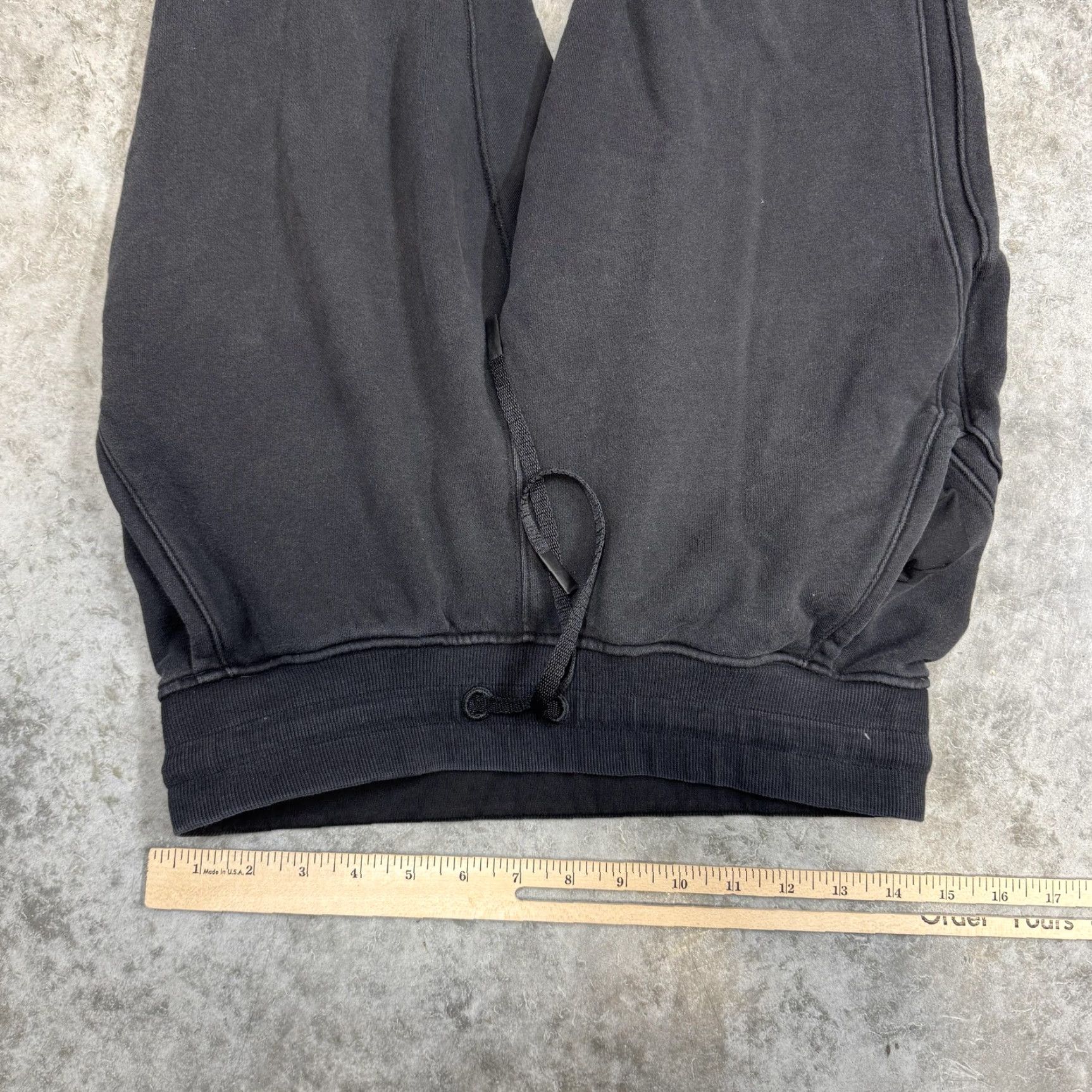 Lululemon Lululemon Sweatpants Womens 6 Black Fleece Jogger Pockets Drawstring Gym Pants Size 28" / US 6 / IT 42 - 6 Thumbnail