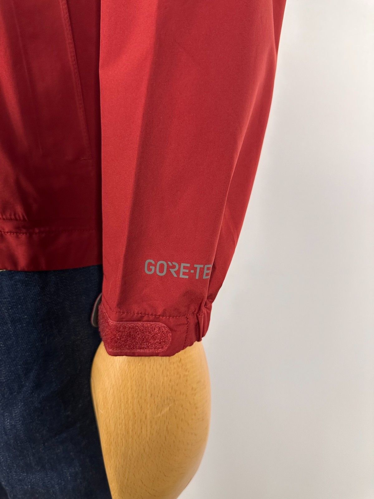 Outdoor Research Outdoor Research Foray Gore-Tex Jacket Waterproof Red Size S Size US S / EU 44-46 / 1 - 5 Thumbnail