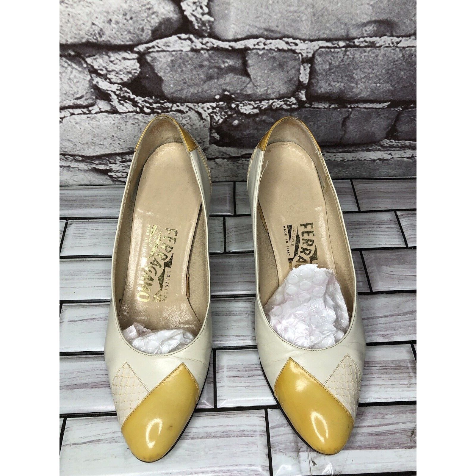 Salvatore Ferragamo Salvatore Ferragamo Ivory Leather Snake Yellow Patent Dress Size US 5 / IT 35 - 20 Thumbnail